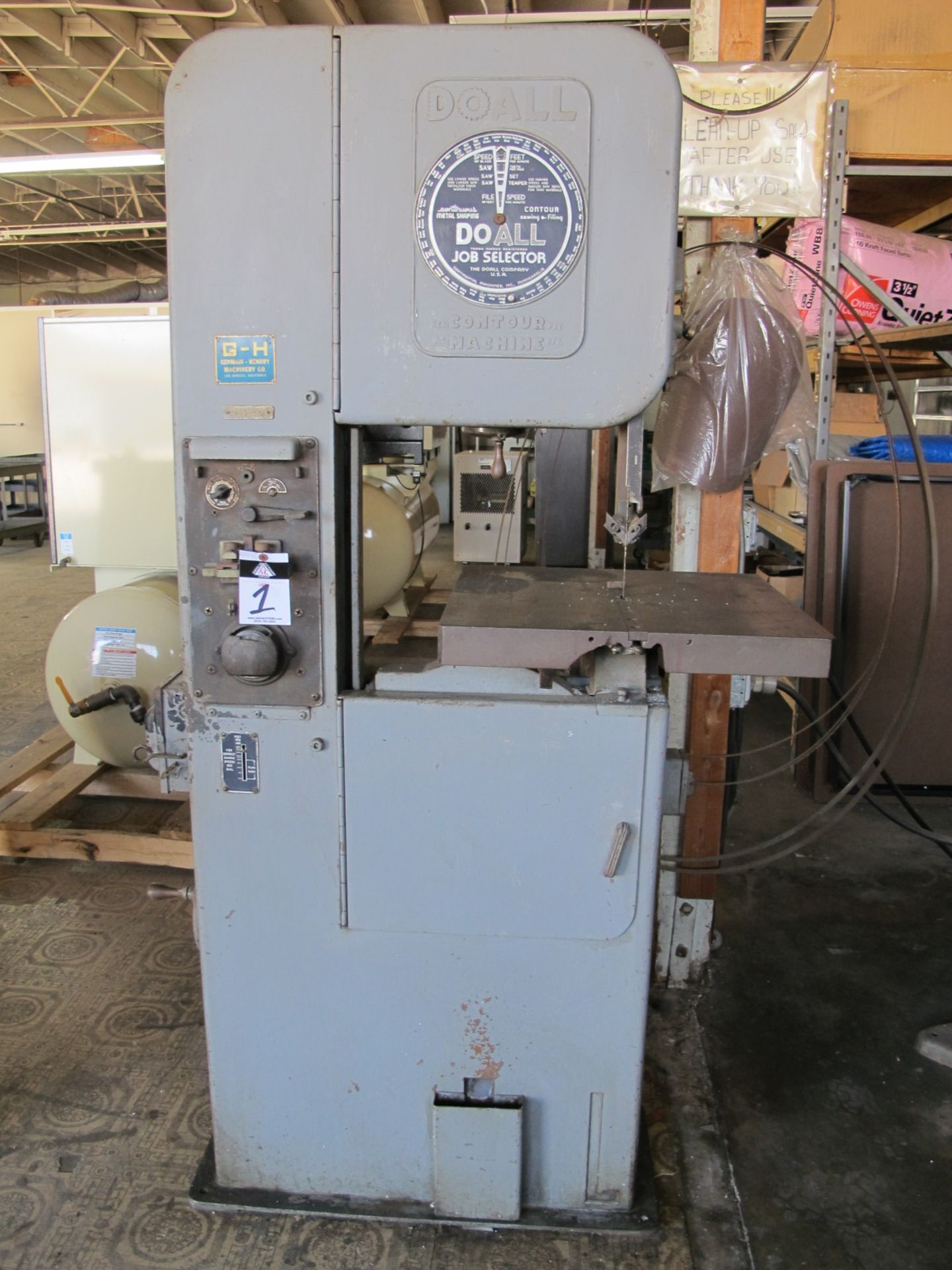 DoAll 16â€ Vertical Band Saw w/ Blade Welder, 20 Â½â€ x 20 Â½â€ Table.