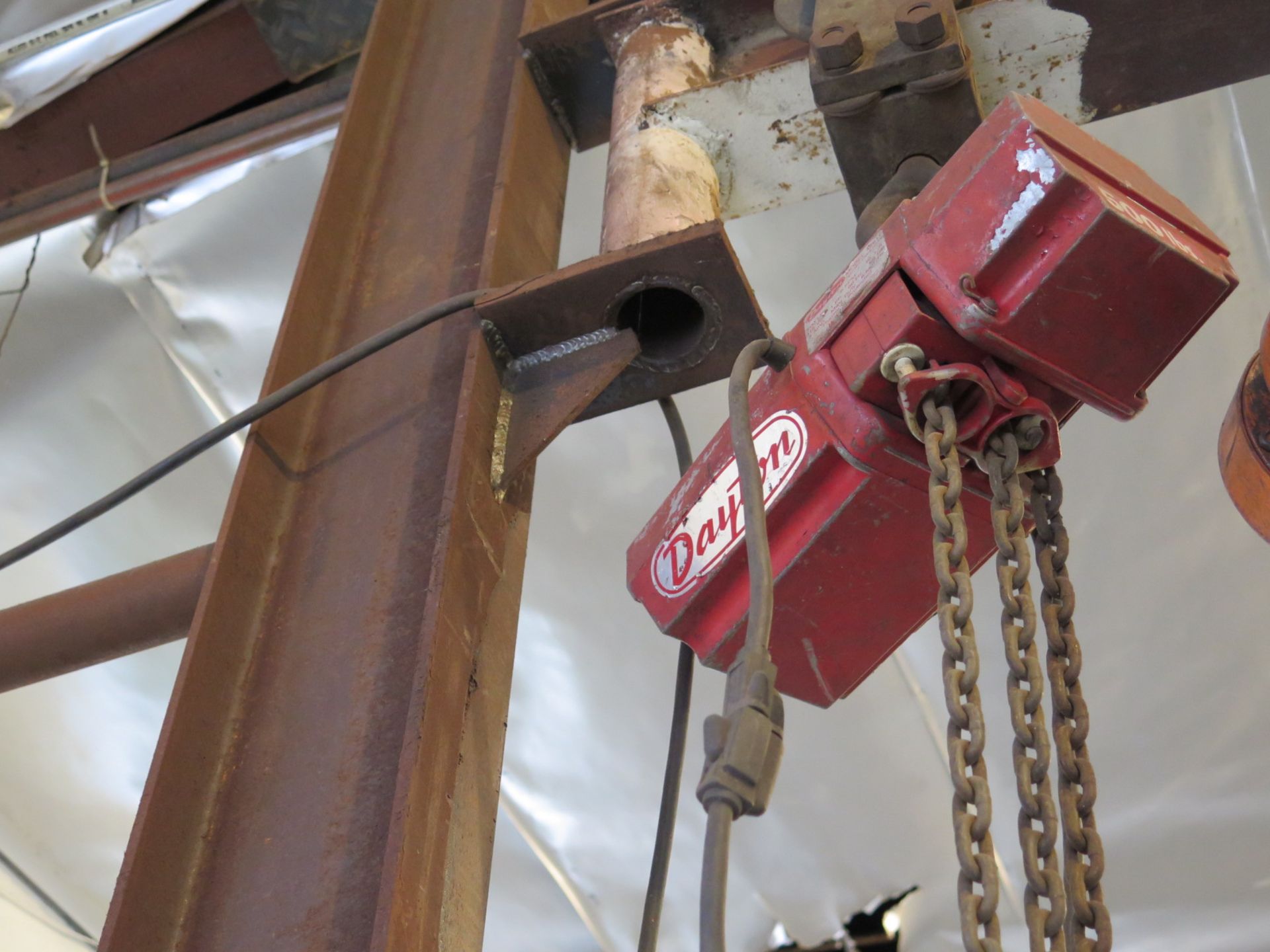 Dayton 500 Lb Cap Electric Hoist