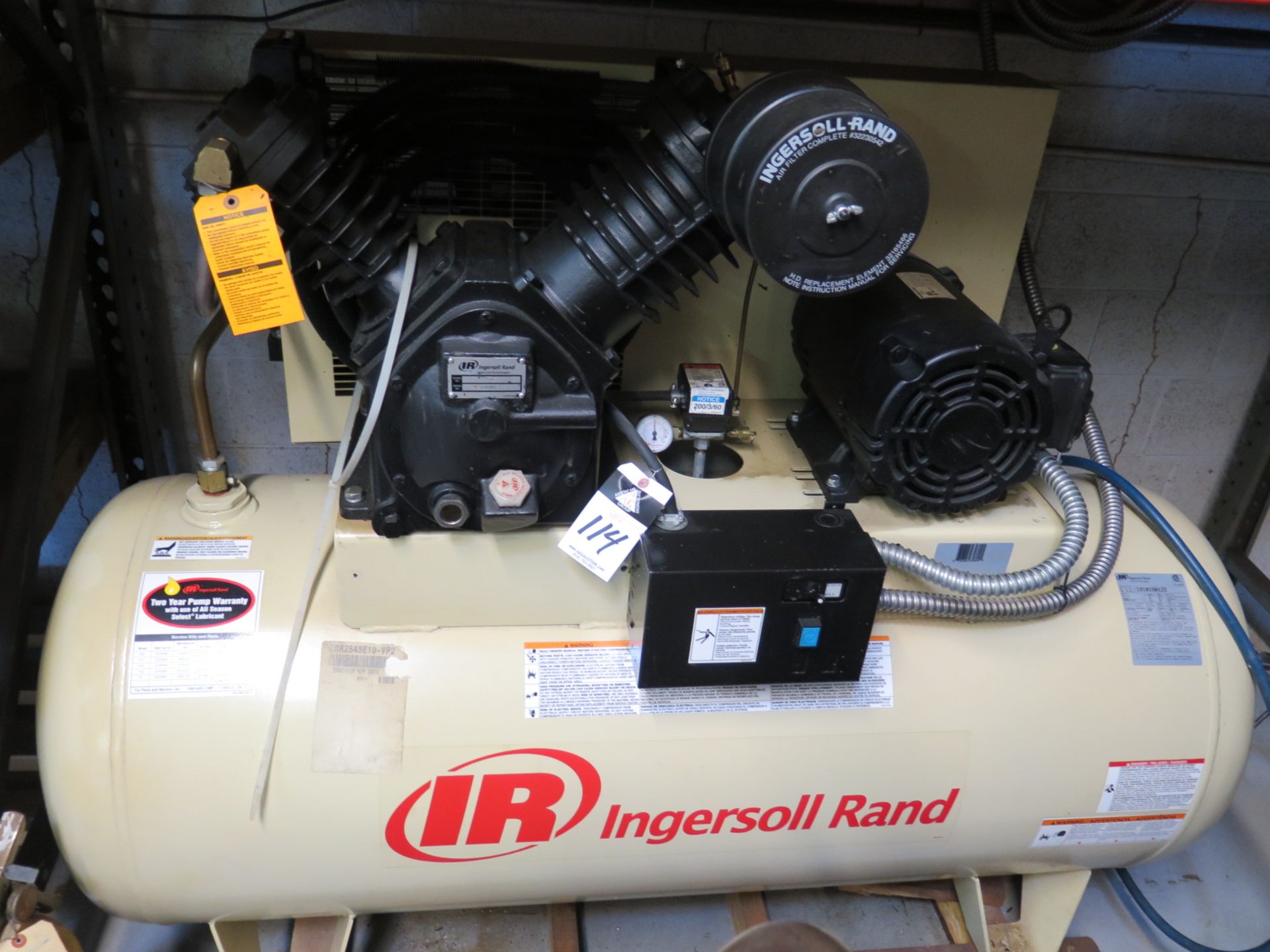 Ingersoll Rand mdl. 2545E10-VP 1pHp Hotizontal Air Compressor s/n 1010150122 w/ 120 Gallon Tank