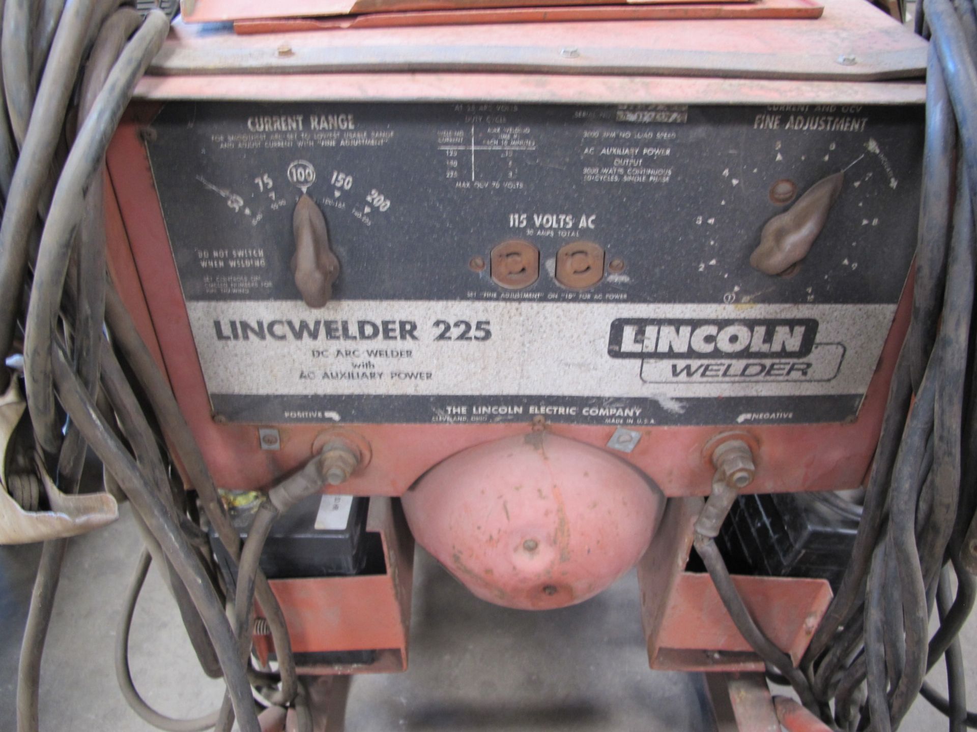 Lincoln Lincwelder 225/3-AS Gas Powered DC Arc Welder with AC Generator - Image 2 of 3