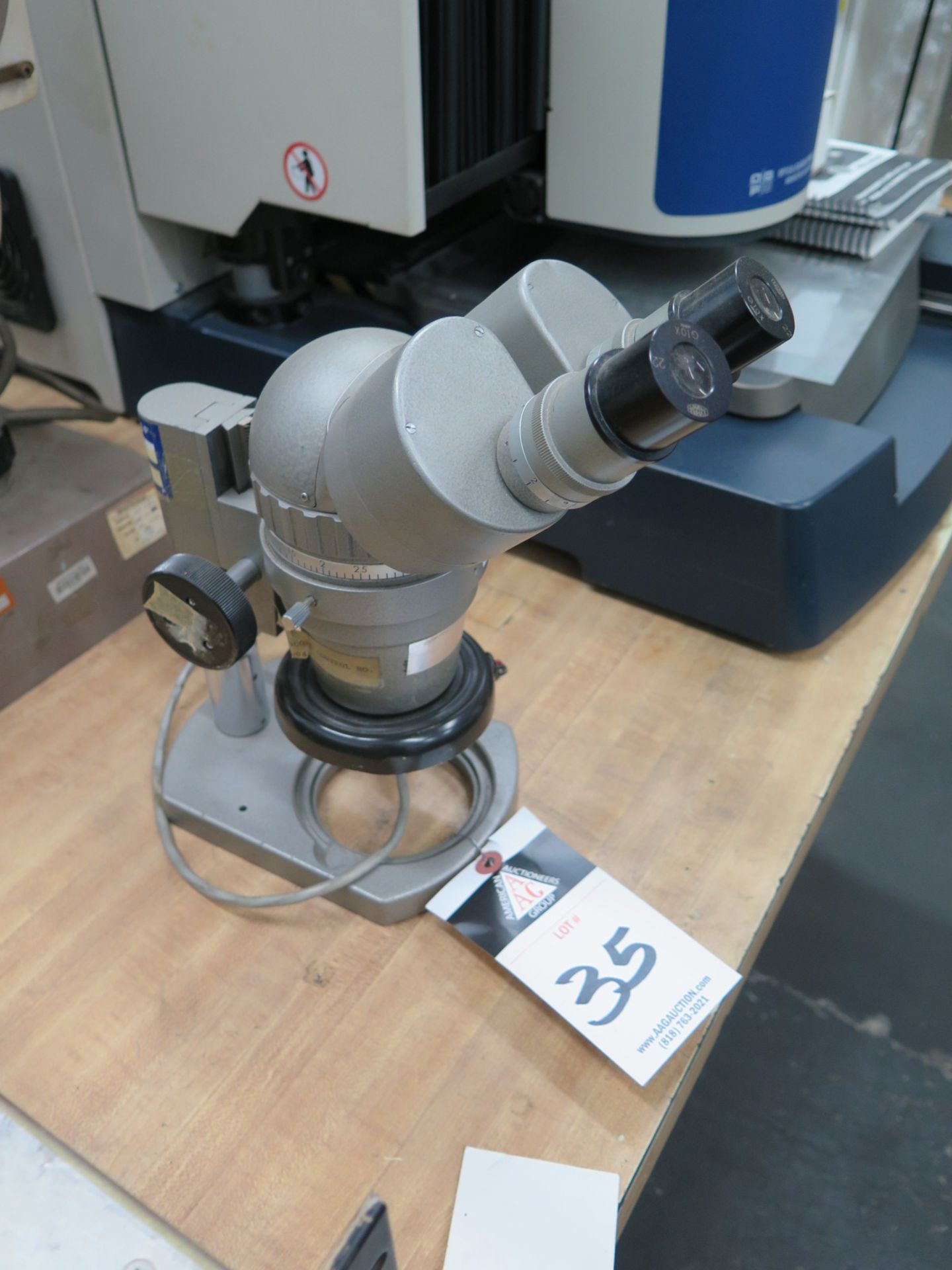 Stereo Microscope - Image 2 of 2