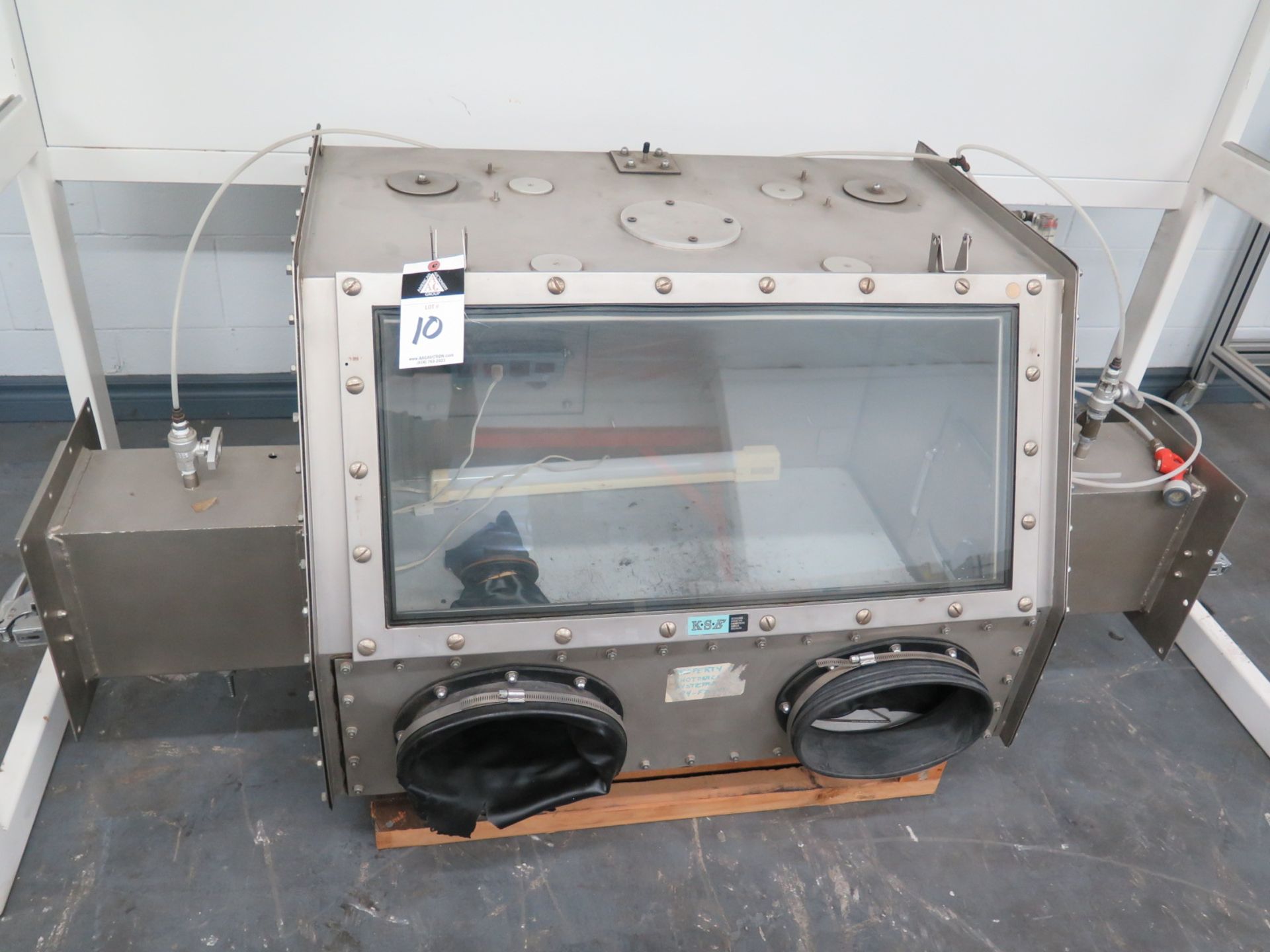 Kewaunee Stainless Steel Glove Box w/ (2) Vacuum Anti-Chambers 36”W x 26”D x 24”H