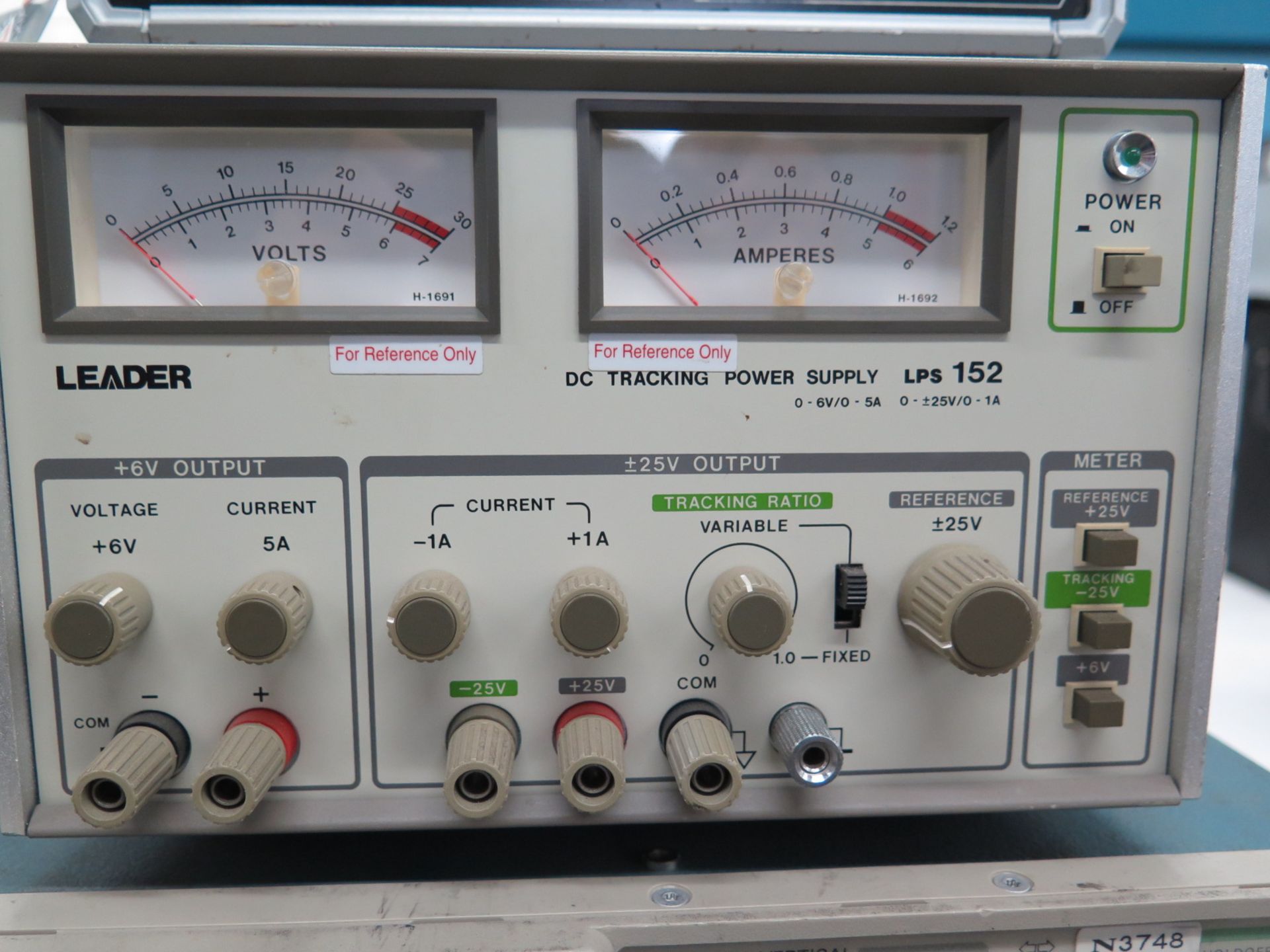 Tektronix mdl. 2465 300MHz Oscilloscope, Leader mdl. LPS152 DC Tracking Power Supply, Fluke mdl. A90 - Image 4 of 6