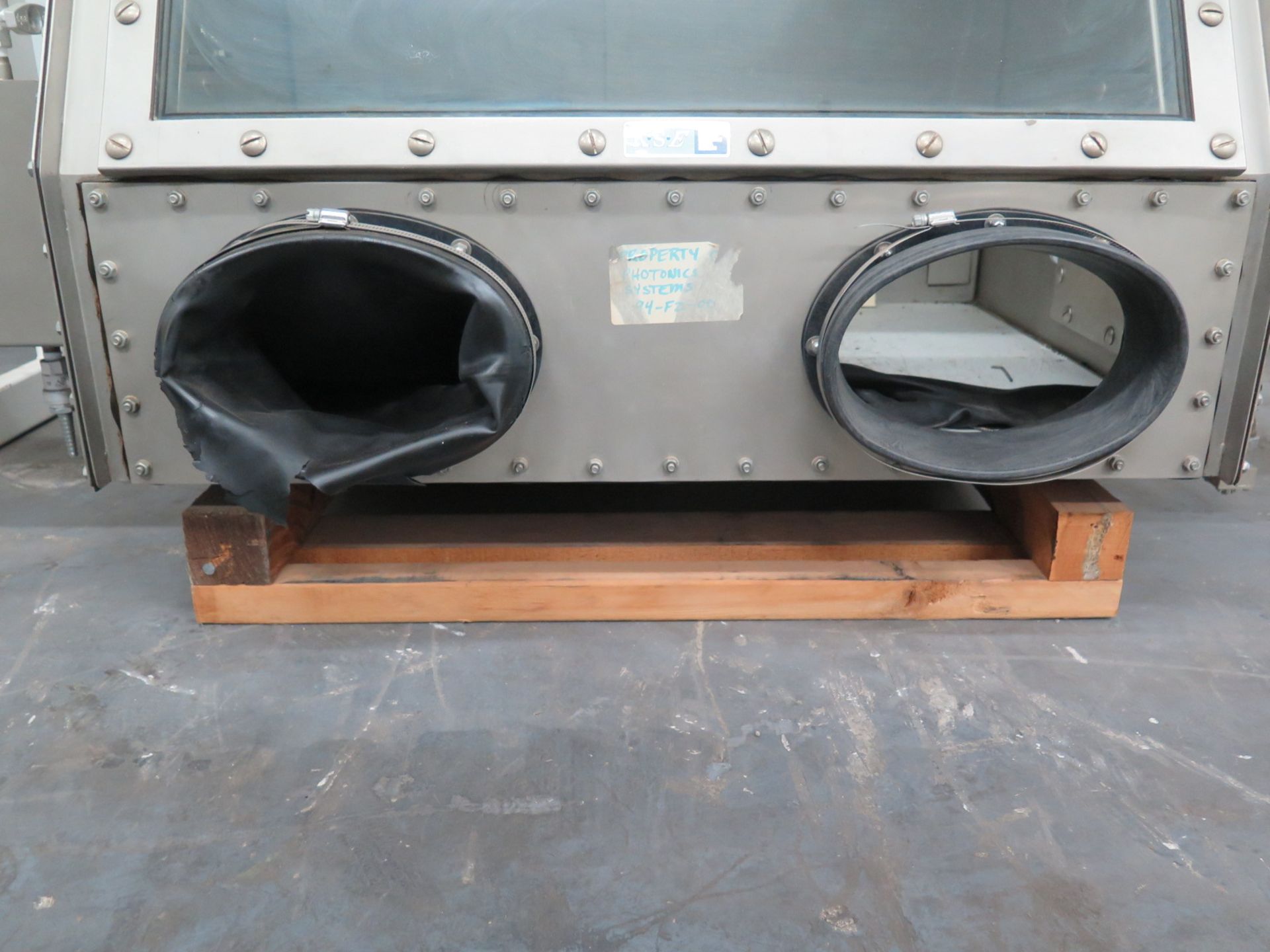 Kewaunee Stainless Steel Glove Box w/ (2) Vacuum Anti-Chambers 36”W x 26”D x 24”H - Image 5 of 7