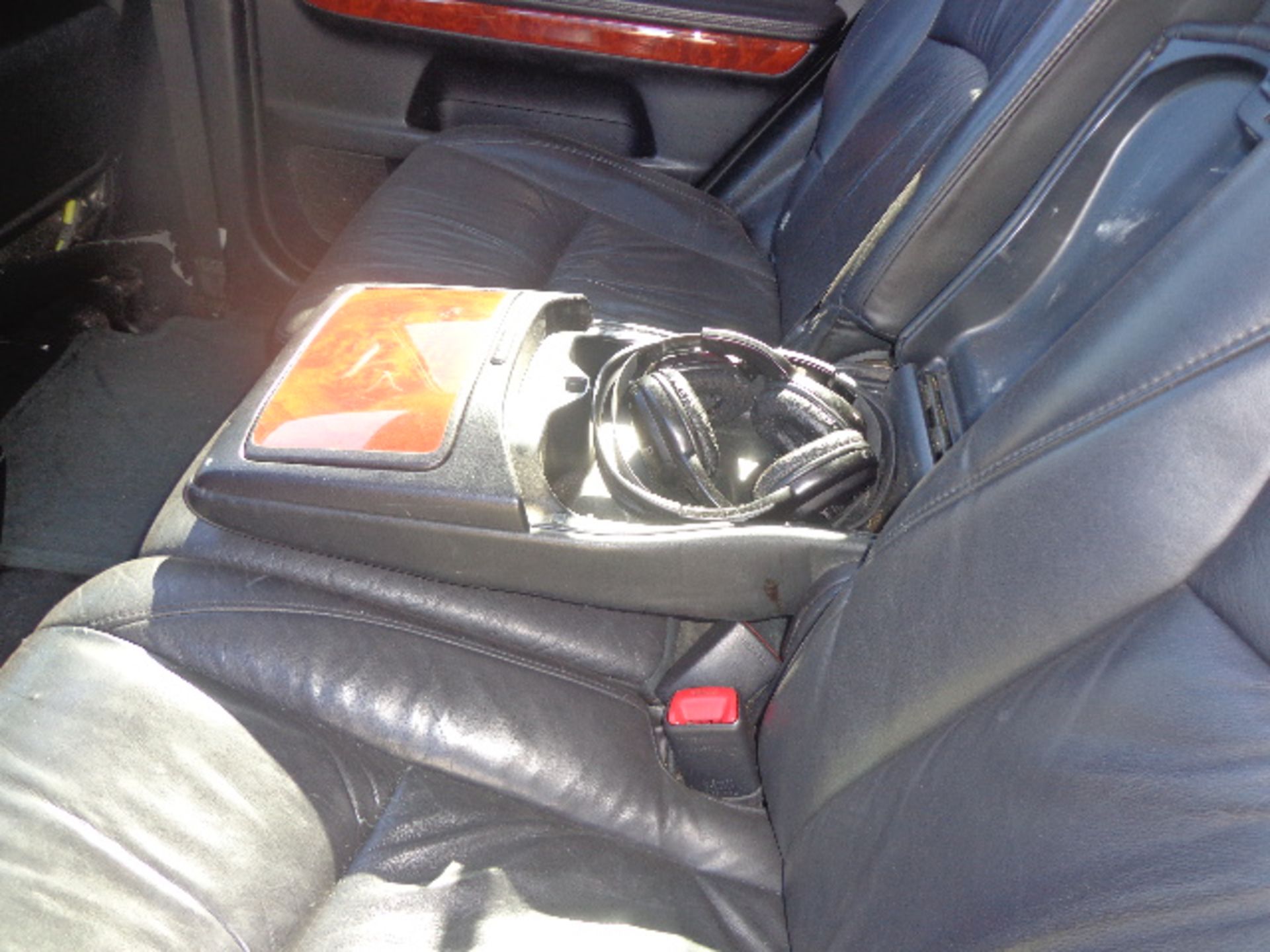 2004 LEXUS RX330 NAV PACKAGE, V6, AWD, DUAL HEAD REST DVD'S W/HEADPHONES, VIN. - Image 5 of 6