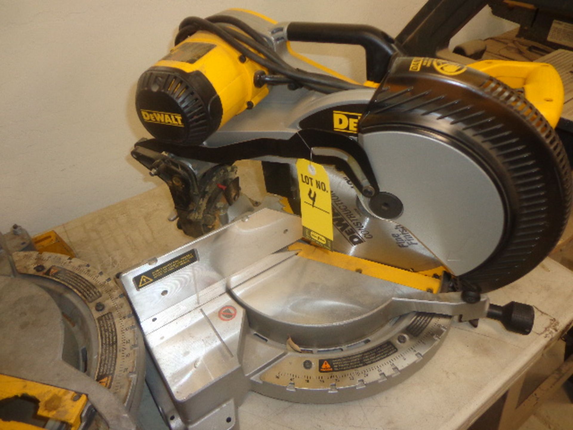 DEWALT MDL. DW706 12" COMPOUND MITER SAW