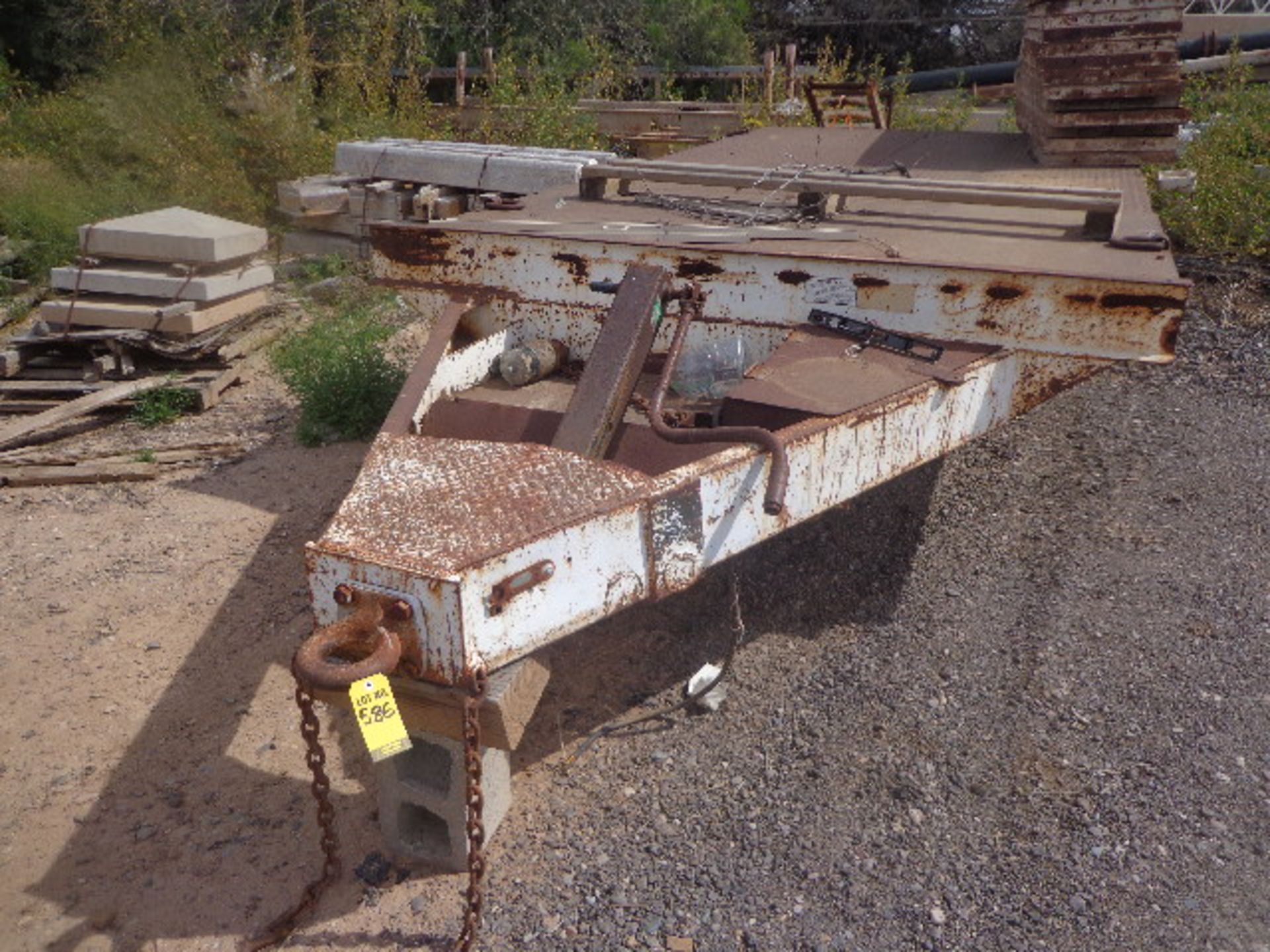 TANDEM AXLE EQUIPMENT TRAILER NO MARKINGS - Image 2 of 2