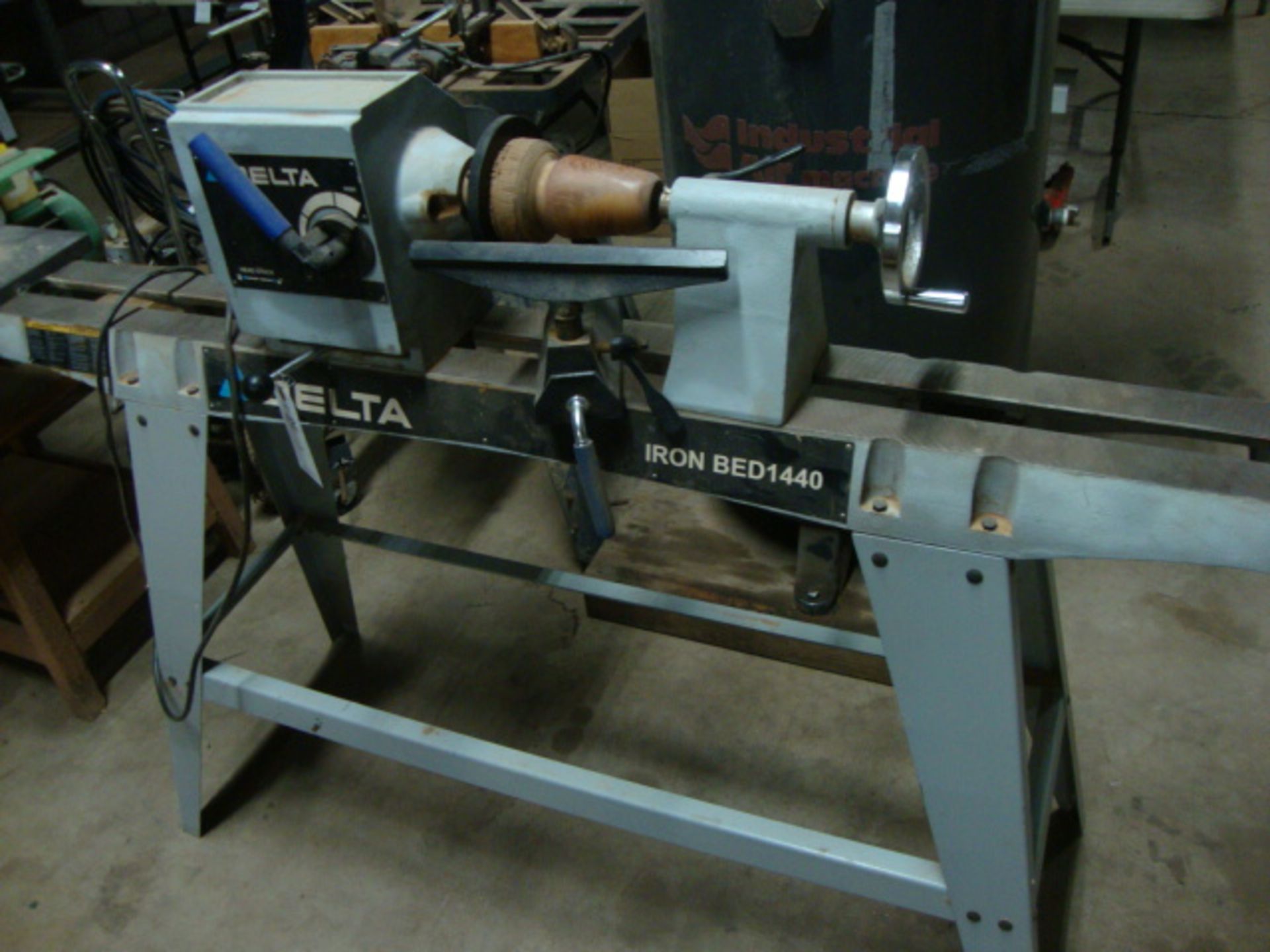 DELTA IRON BED 1440 WOOD LATHE