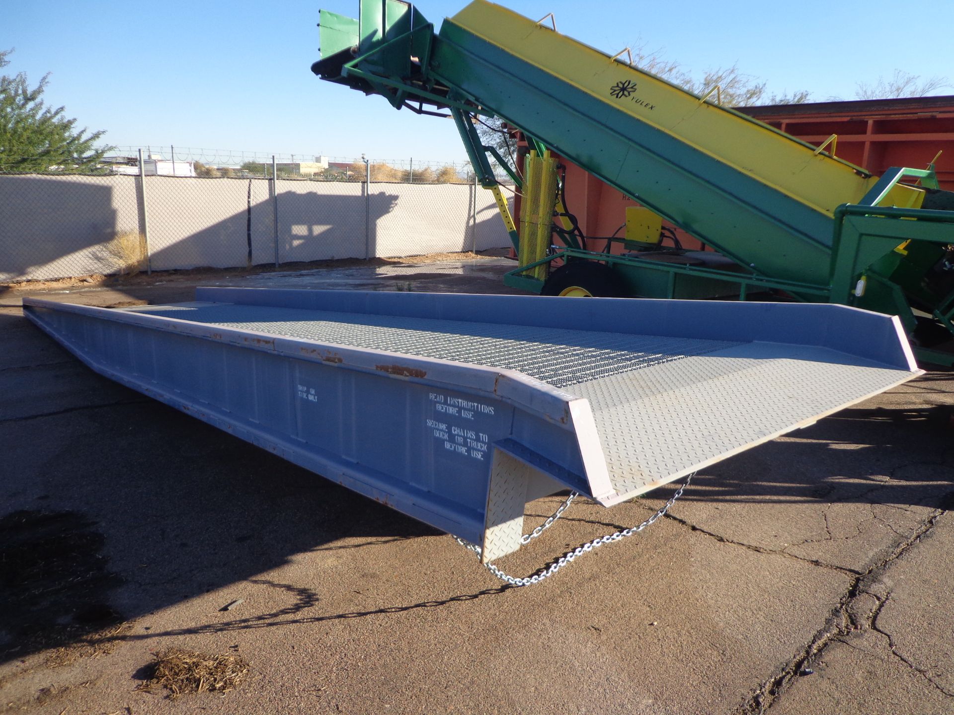 BLUFF 32' STEEL GRATE MATERIAL FLOW YARD RAMP, MDL. 205Y58340 SN. 201039