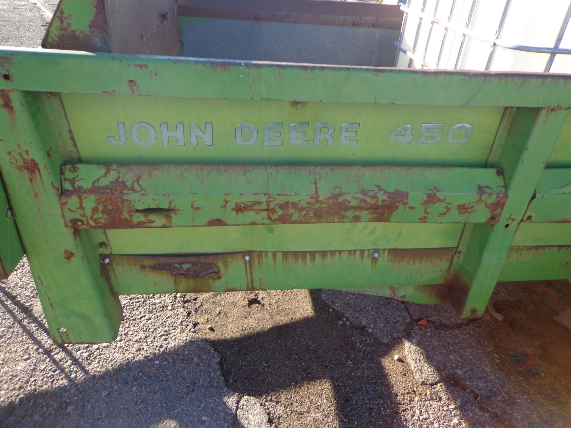 JOHN DEERE 450 POWER FEED WAGON - Image 2 of 4