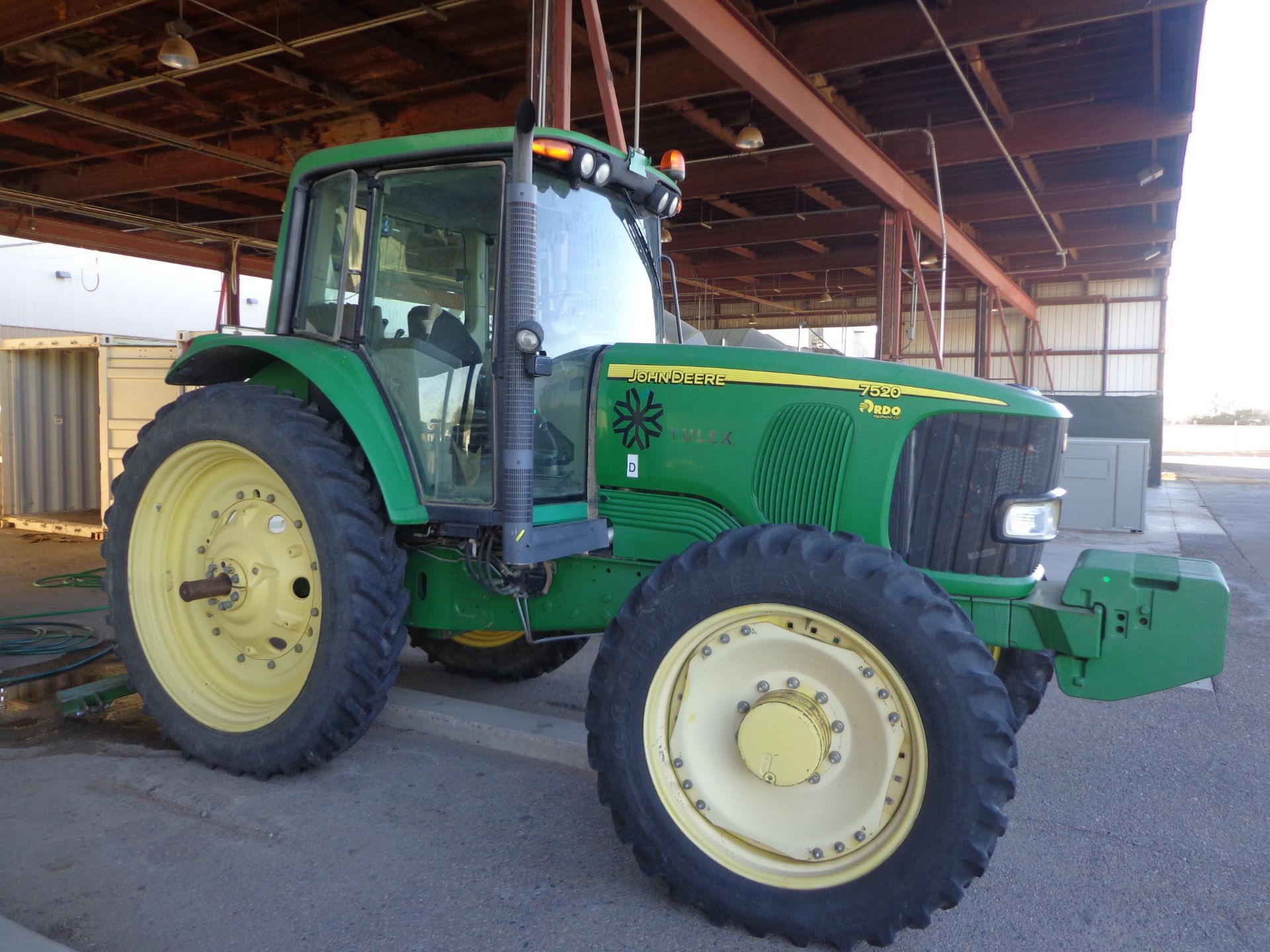 2007 JOHN DEERE 7520 TRACTOR, 4WD, CAB, AC, STEREO PIN. RW7520R061880  3852.8 HRS. - Image 3 of 6