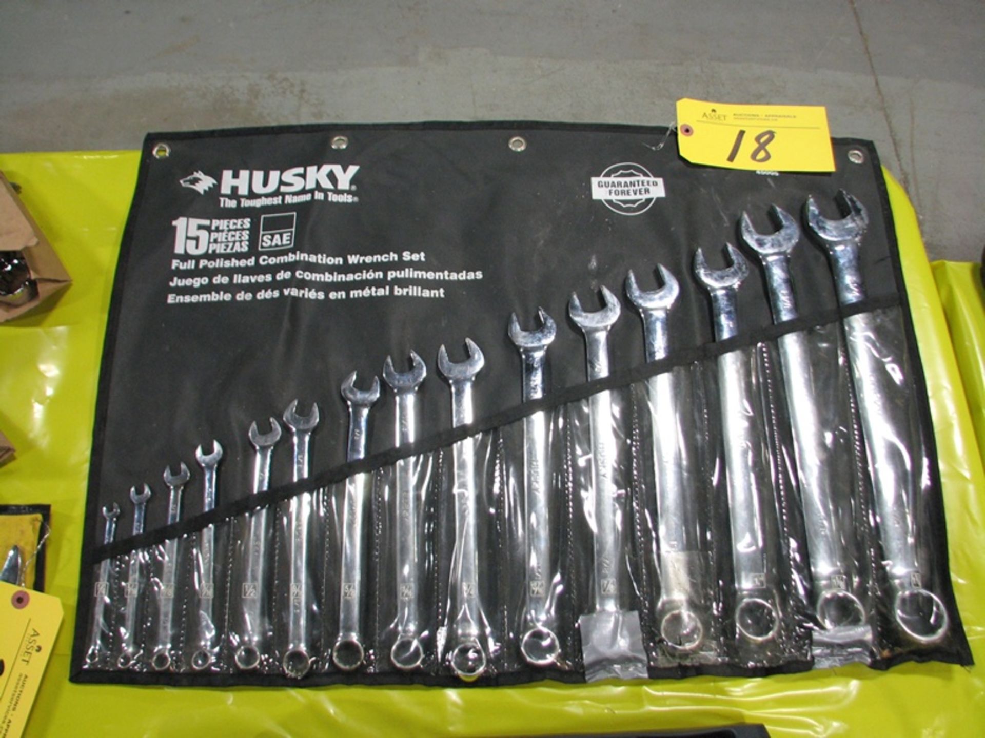 Husky 1/4" to 1 1/4" wrench set