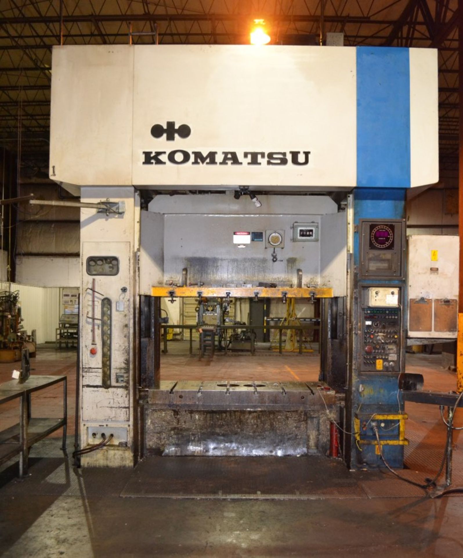 Komatsu Model E2T-200N 200-Ton Eccentric Gear 2-Point Straight Side Transfer Press, 15-30 SPM; 5.91" - Image 2 of 10