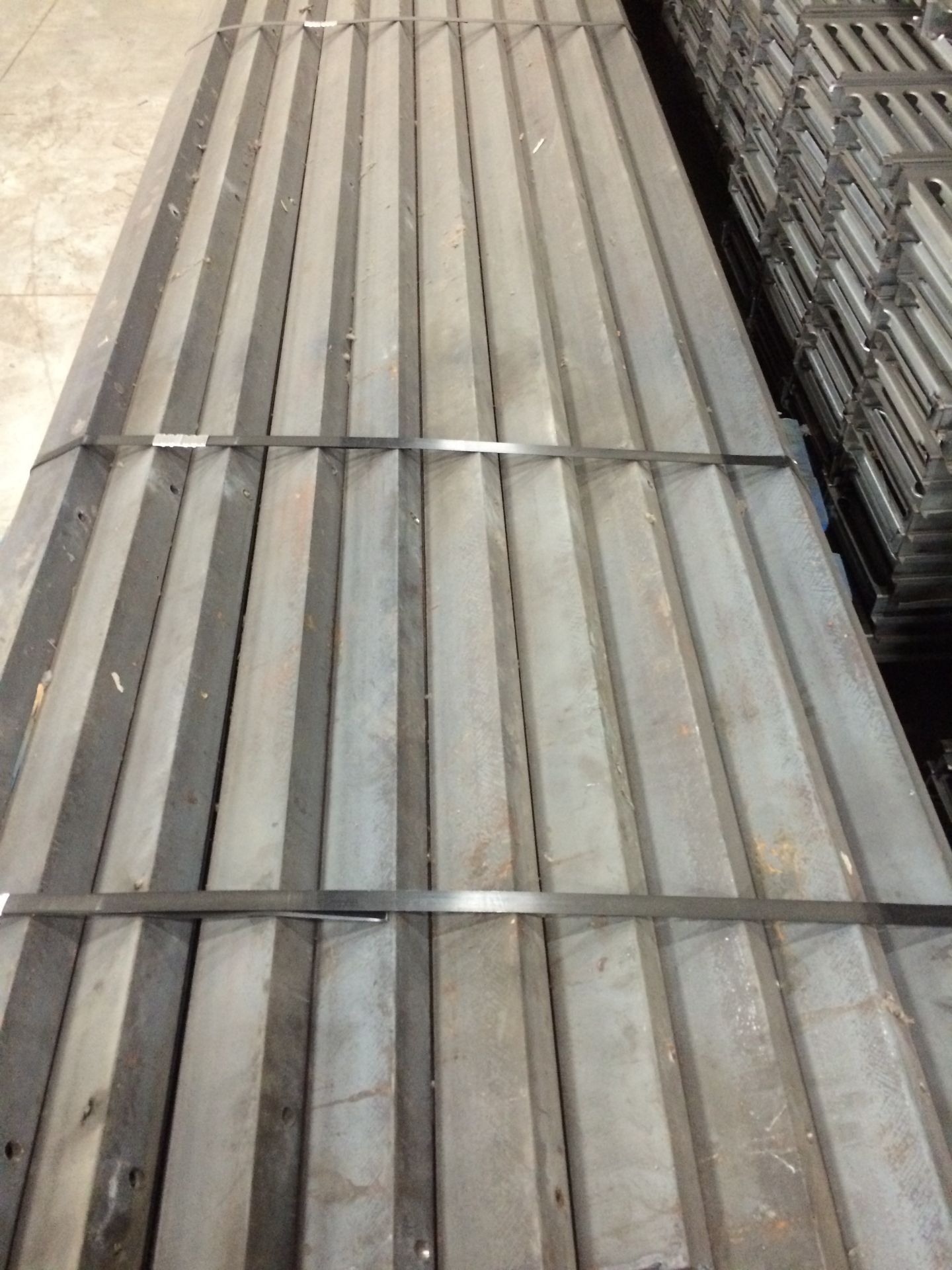 STRUCTURAL STEEL ANGLE IRON GUIDE RAIL SIZE: 3" X 2"X 3/8" X 20FT LONG, 50PCS, 50 TIMES MONEY - Image 5 of 5