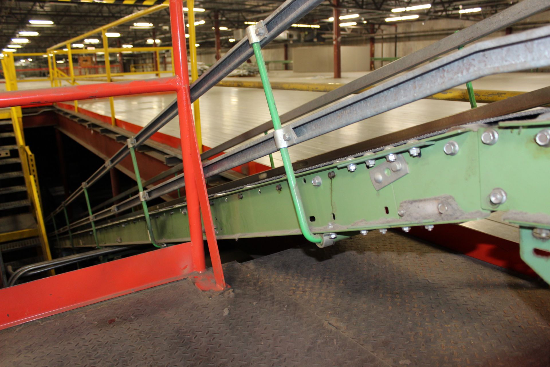 BUSCHMAN FLOOR TO FLOOR INCLINE/DECLINE ROLLER BED CONVEYOR,  OVERALL LENGTH: 39'-10", BED LENGTH: - Image 2 of 7