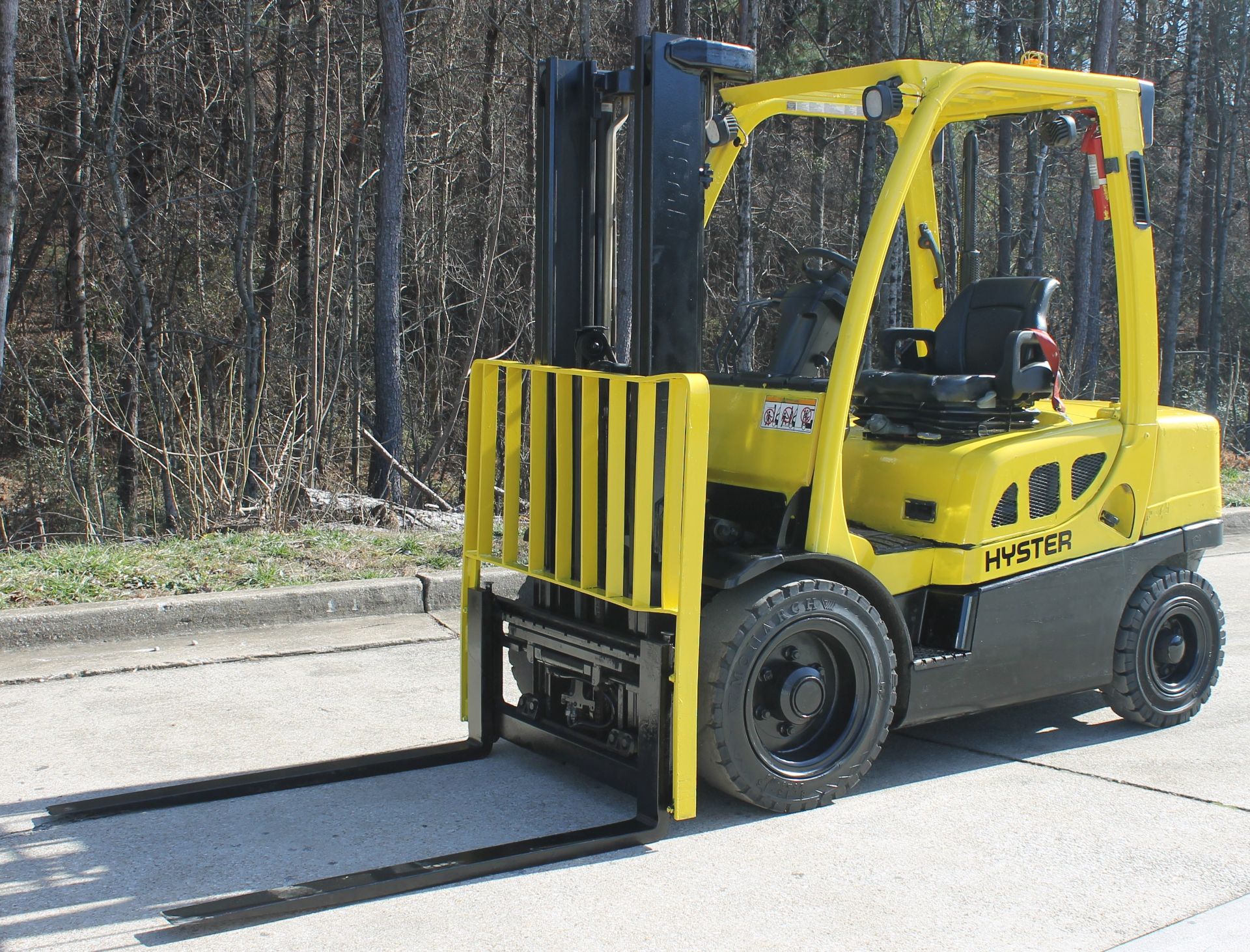 2010 HYSTER H50FT DIESEL FORK LIFT, CAPACITY: 5000 LBS.  MODEL: H50FT CAPACITY: 5000 LBS. MAX