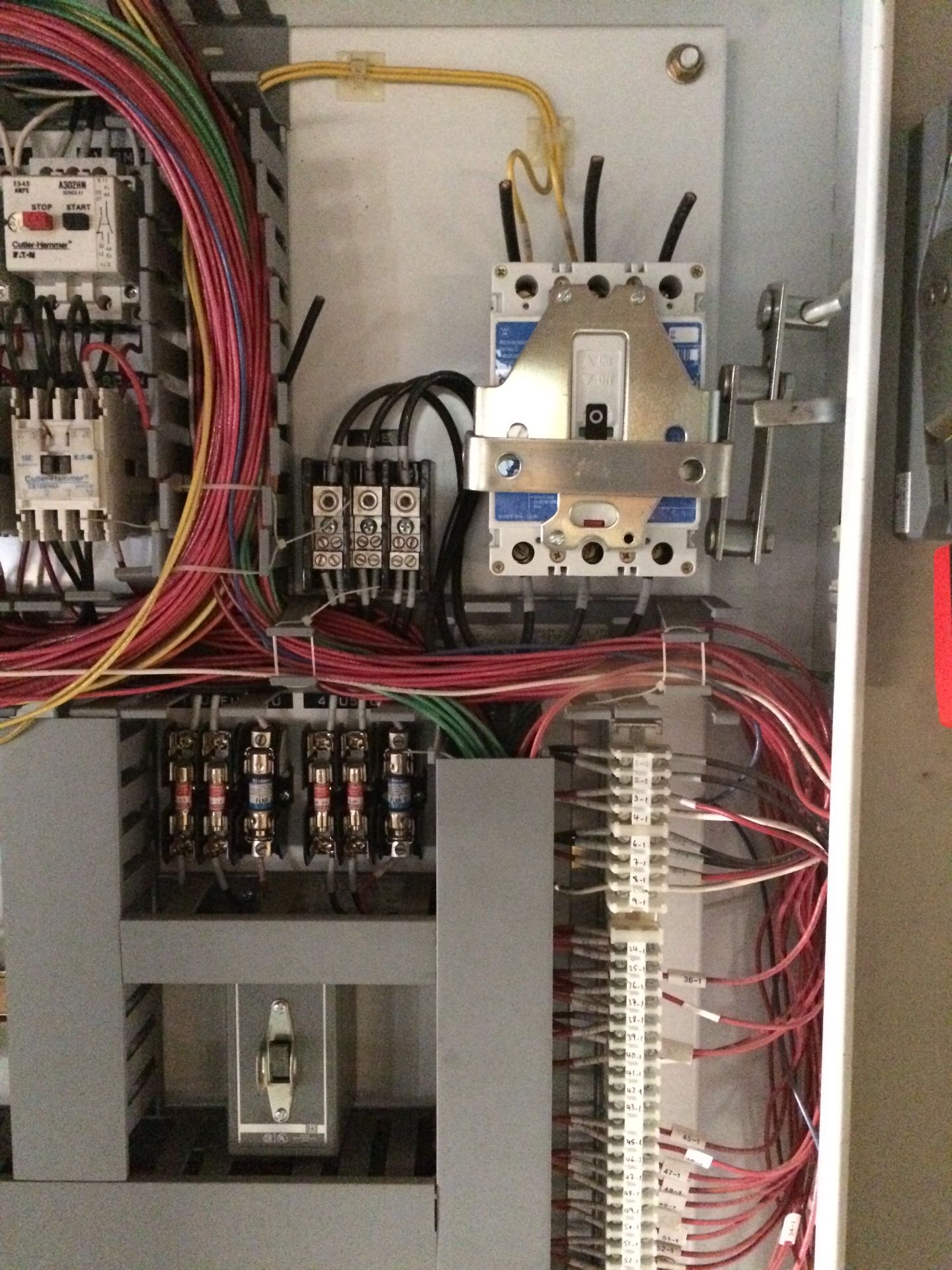 CONTROL PANEL WITH ALLEN BRADLEY WITH SLC 5/02 CPU, INPUT AND OUTPUT UNIT AND CONTROLS - Image 3 of 17