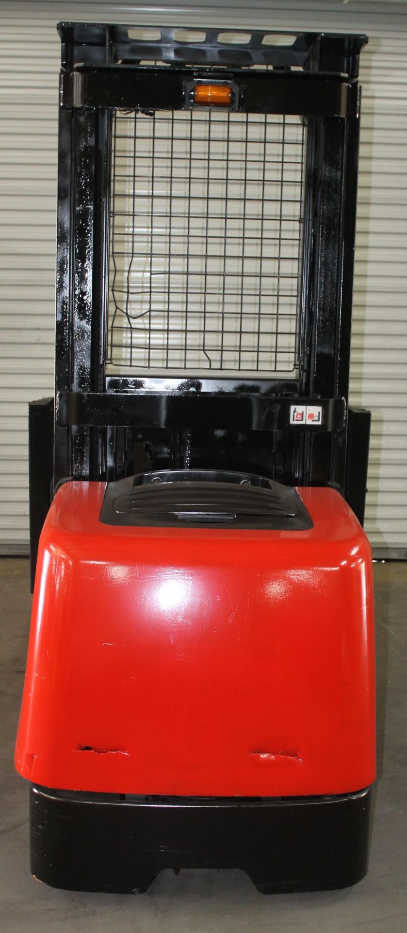 2003 RAYMOND ORDER PICKER WITH ERGO LIFT / MINI MAST FEATURE, CLICK HERE TO WATCH VIDEO - Image 6 of 8