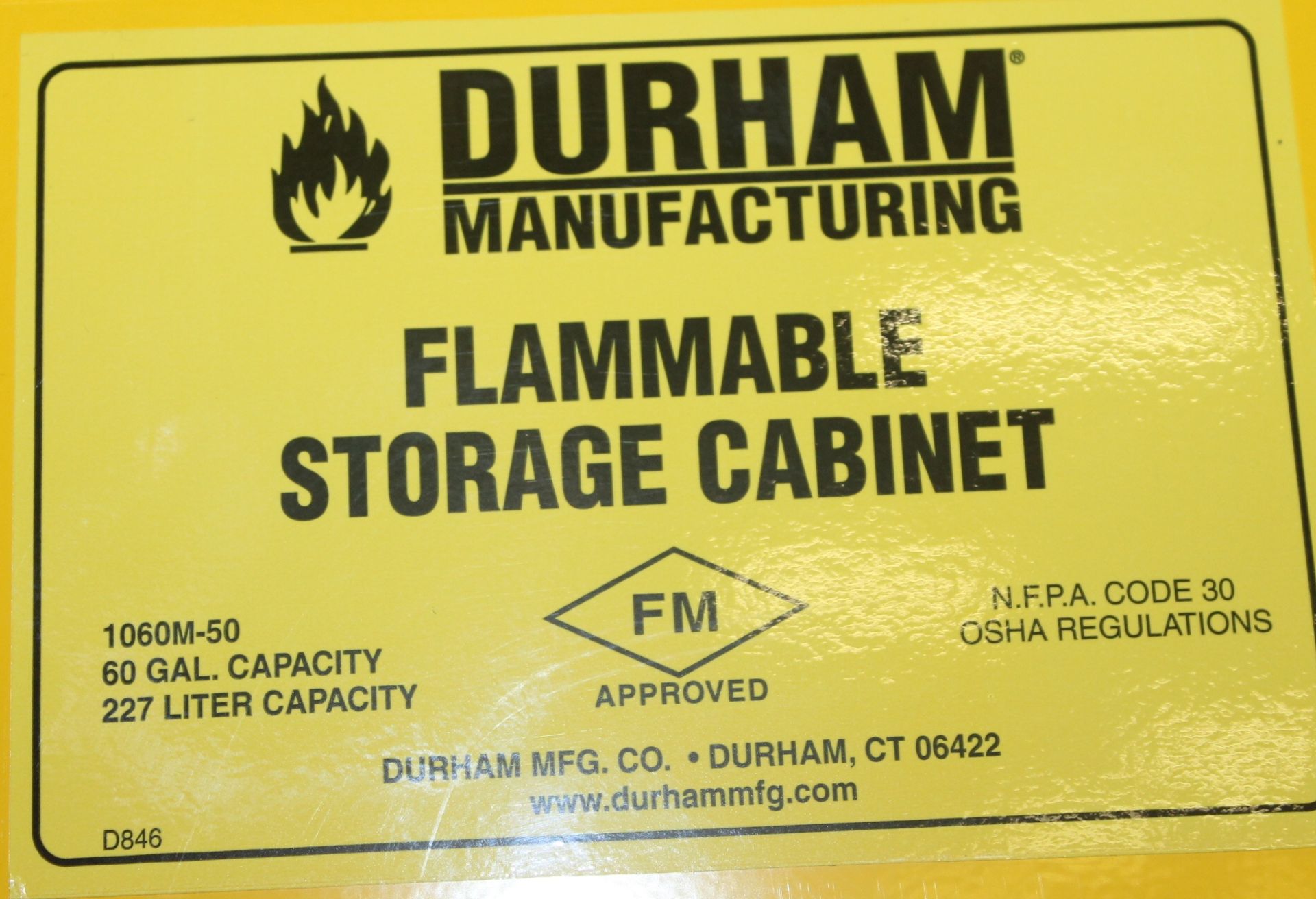 60 GALLONS FLAMMABLE SAFETY STORAGE CABINET,  NEW NEVER USED MODEL: 1060M-50 2 SHELVES 60 GALLONS - Image 4 of 4