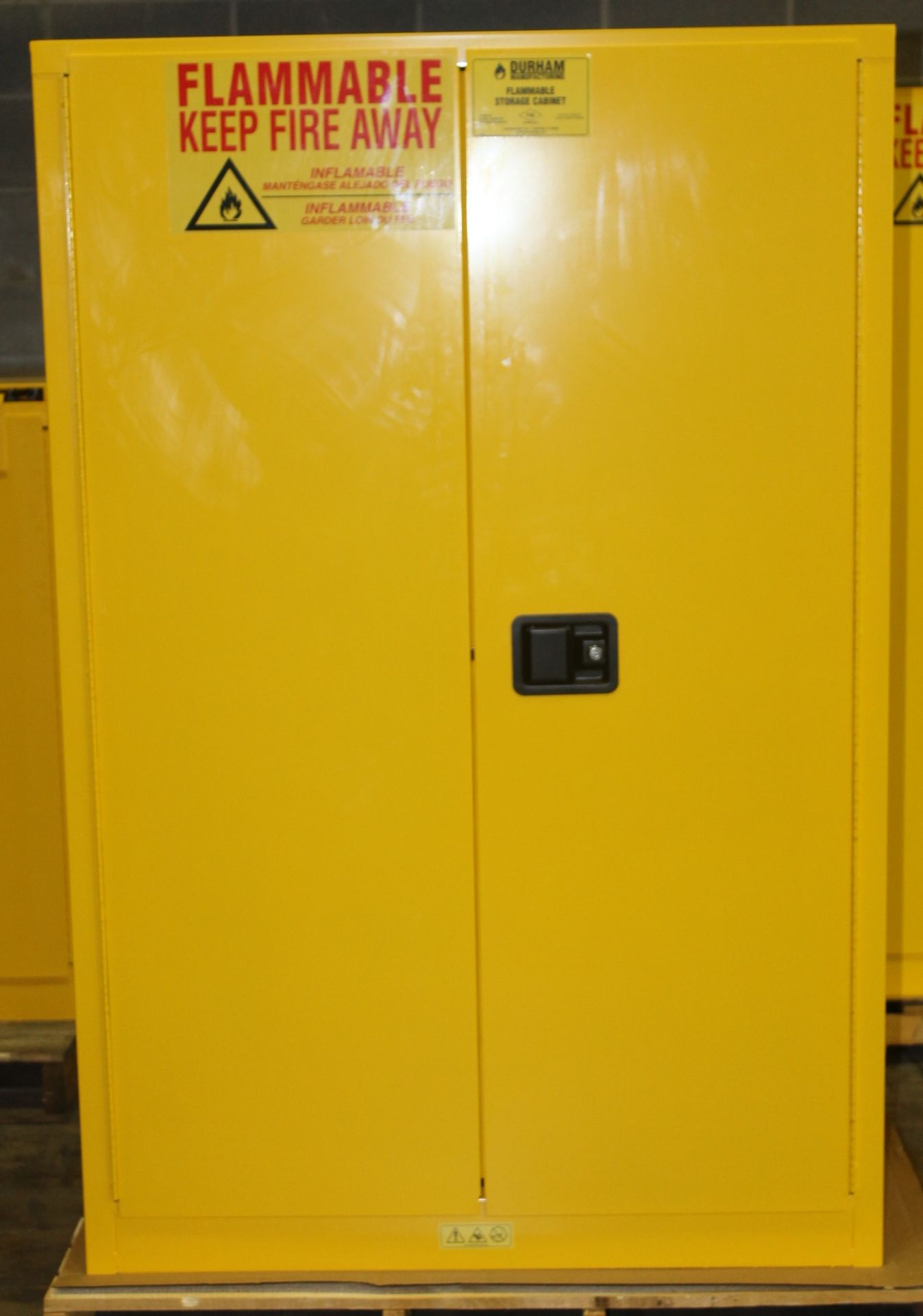 45 GALLONS FLAMMABLE SAFETY STORAGE CABINET,  NEW NEVER USED MODEL: 1045M-50, 2 SHELVES, 45 - Image 2 of 4