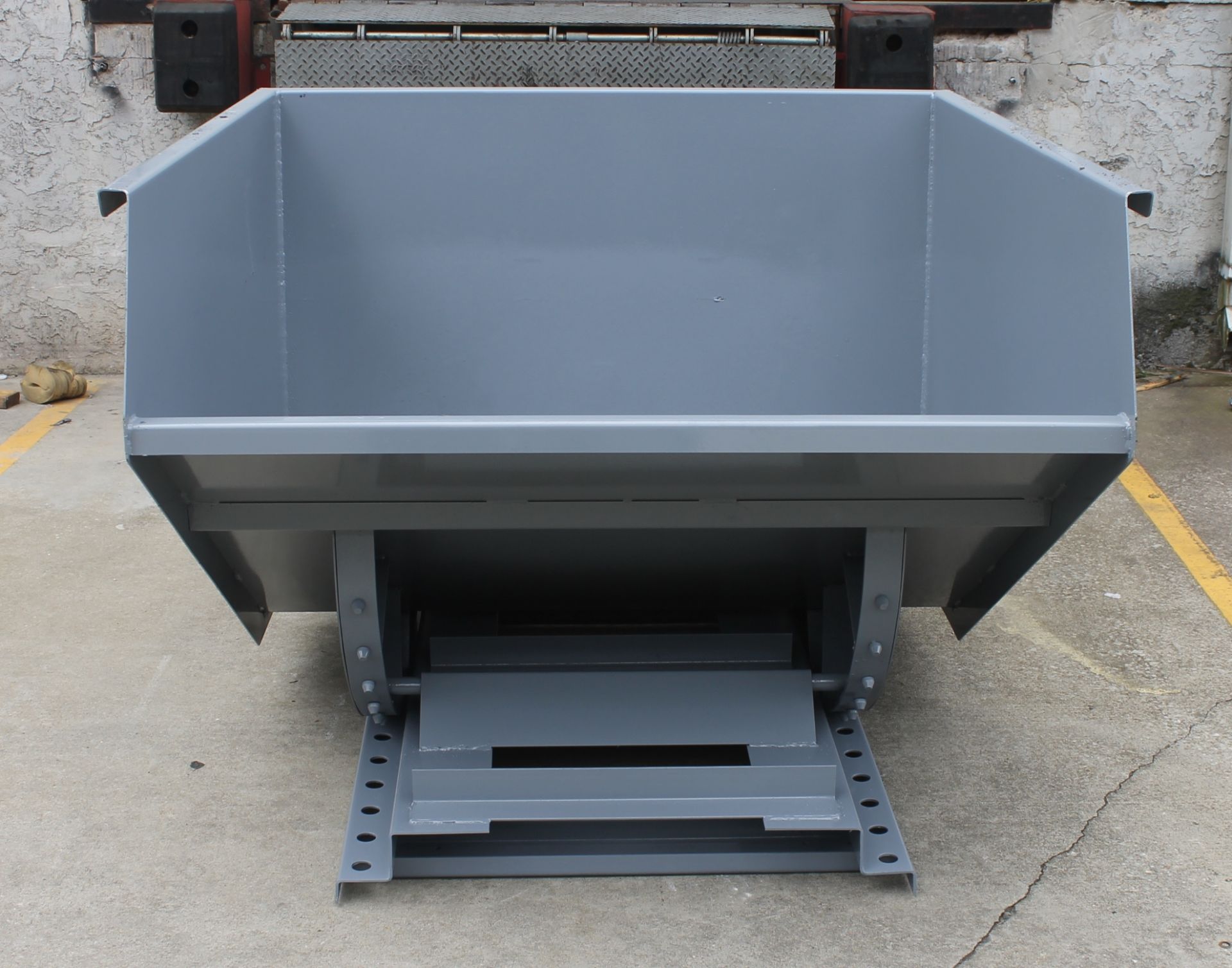 2 CU YARD SELF DUMPING HOPPER (NEW), 4000 LB CAP