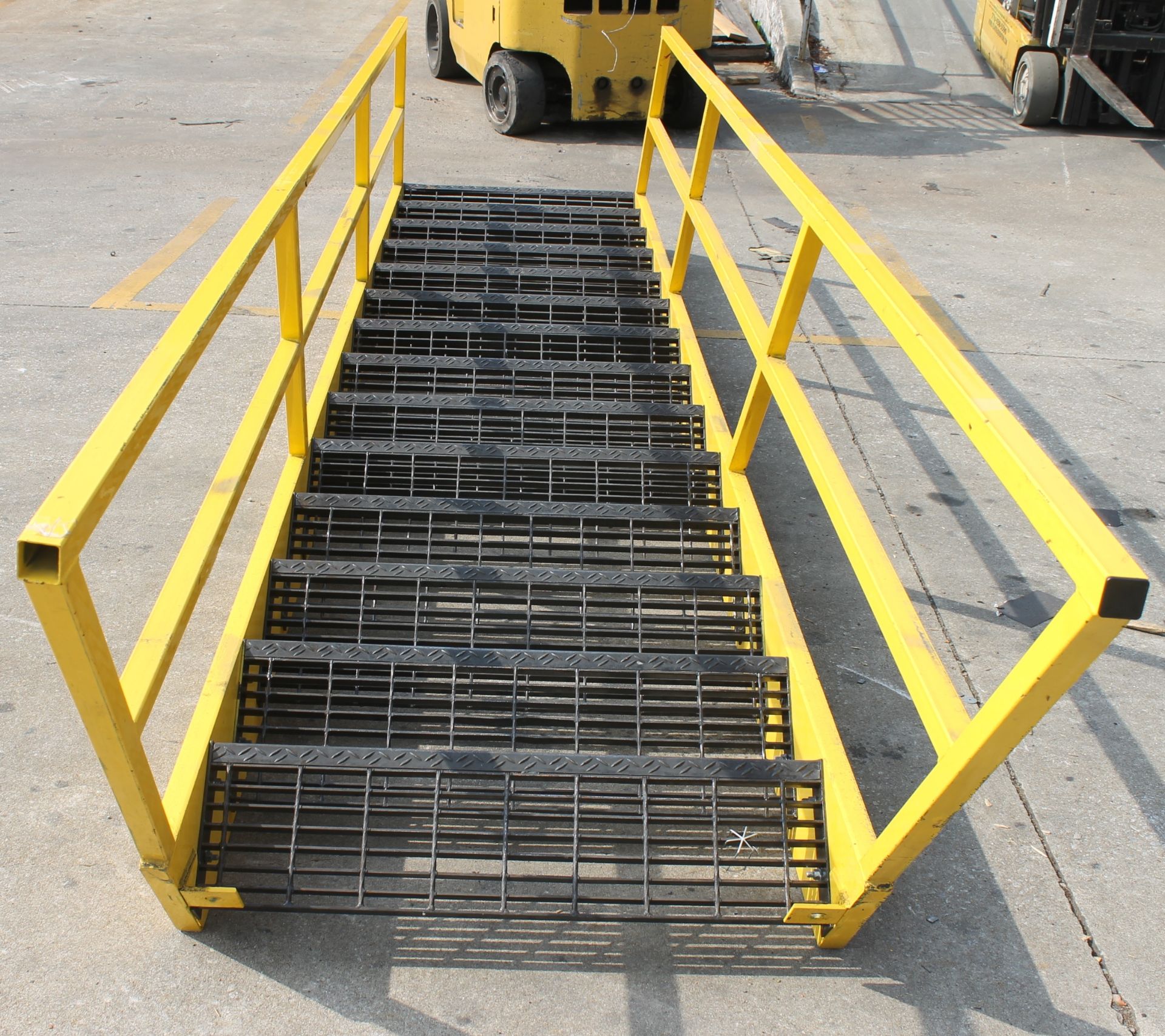 HEAVY DUTY MEZZANINE STAIR - Image 4 of 5