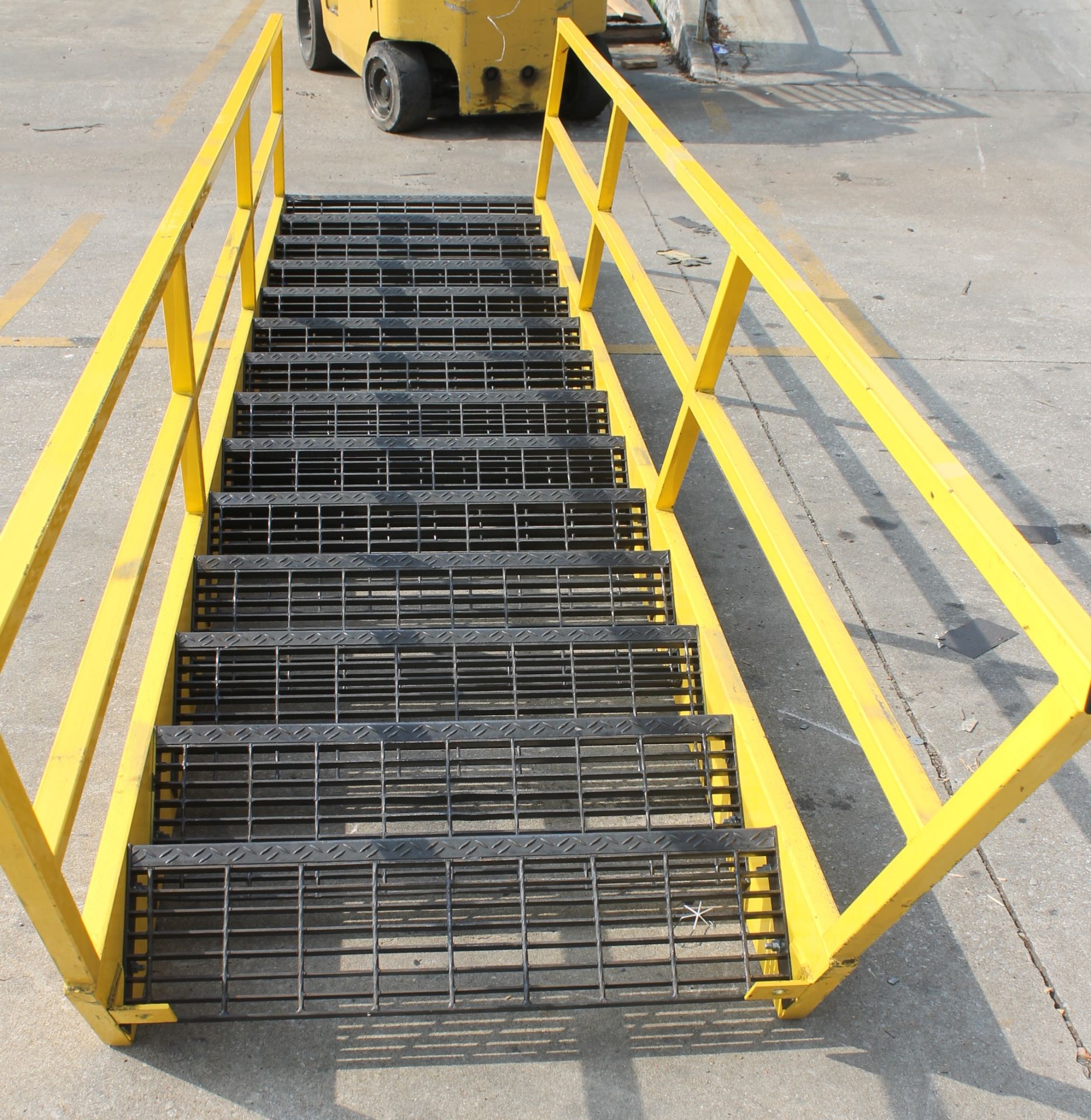 HEAVY DUTY MEZZANINE STAIR - Image 5 of 5