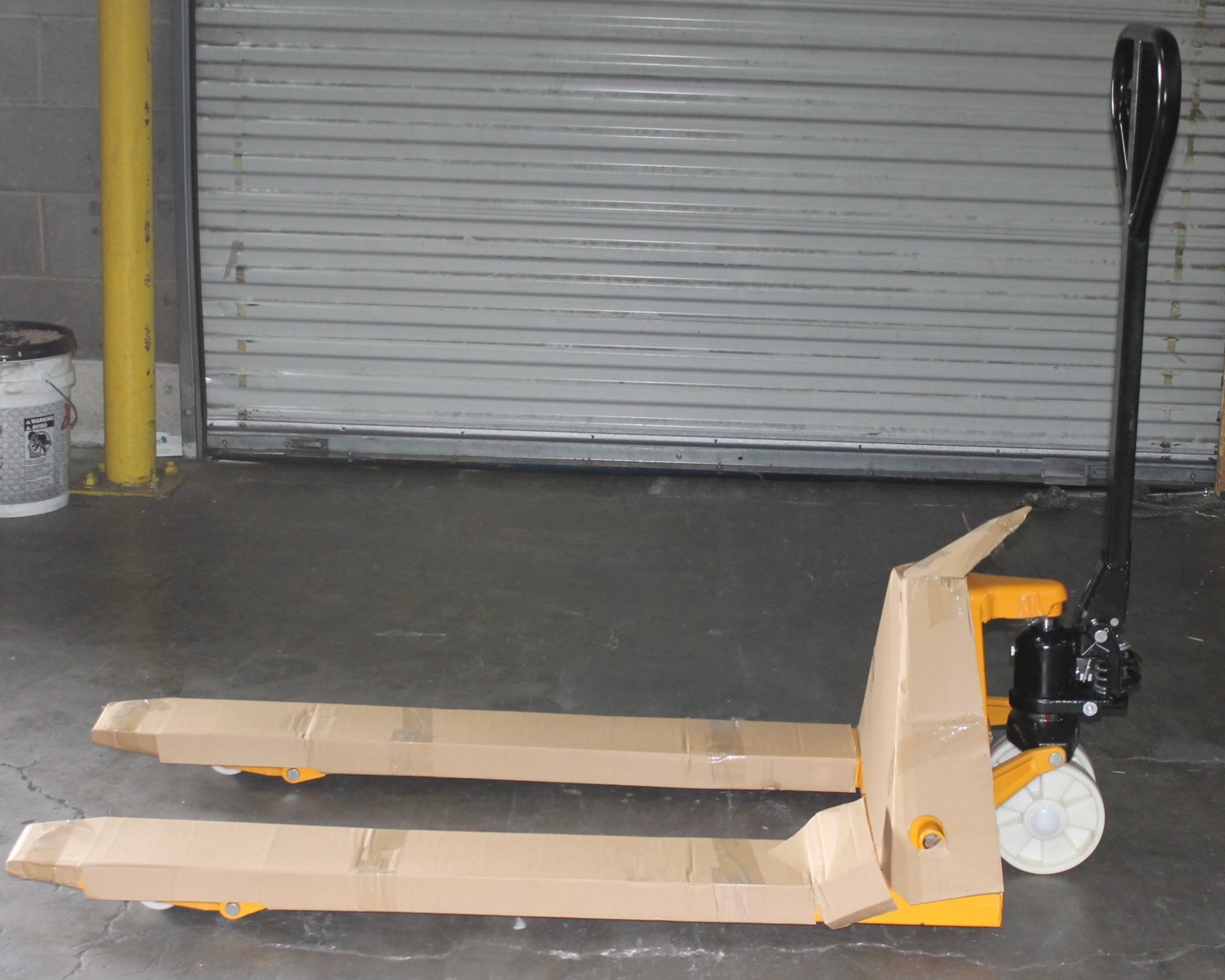 27"W X 48"L BRAND NEW PALLET JACK,  CAPACITY: 5000 LBS, FORK SIZE: 27"W X 48"L - Image 2 of 3