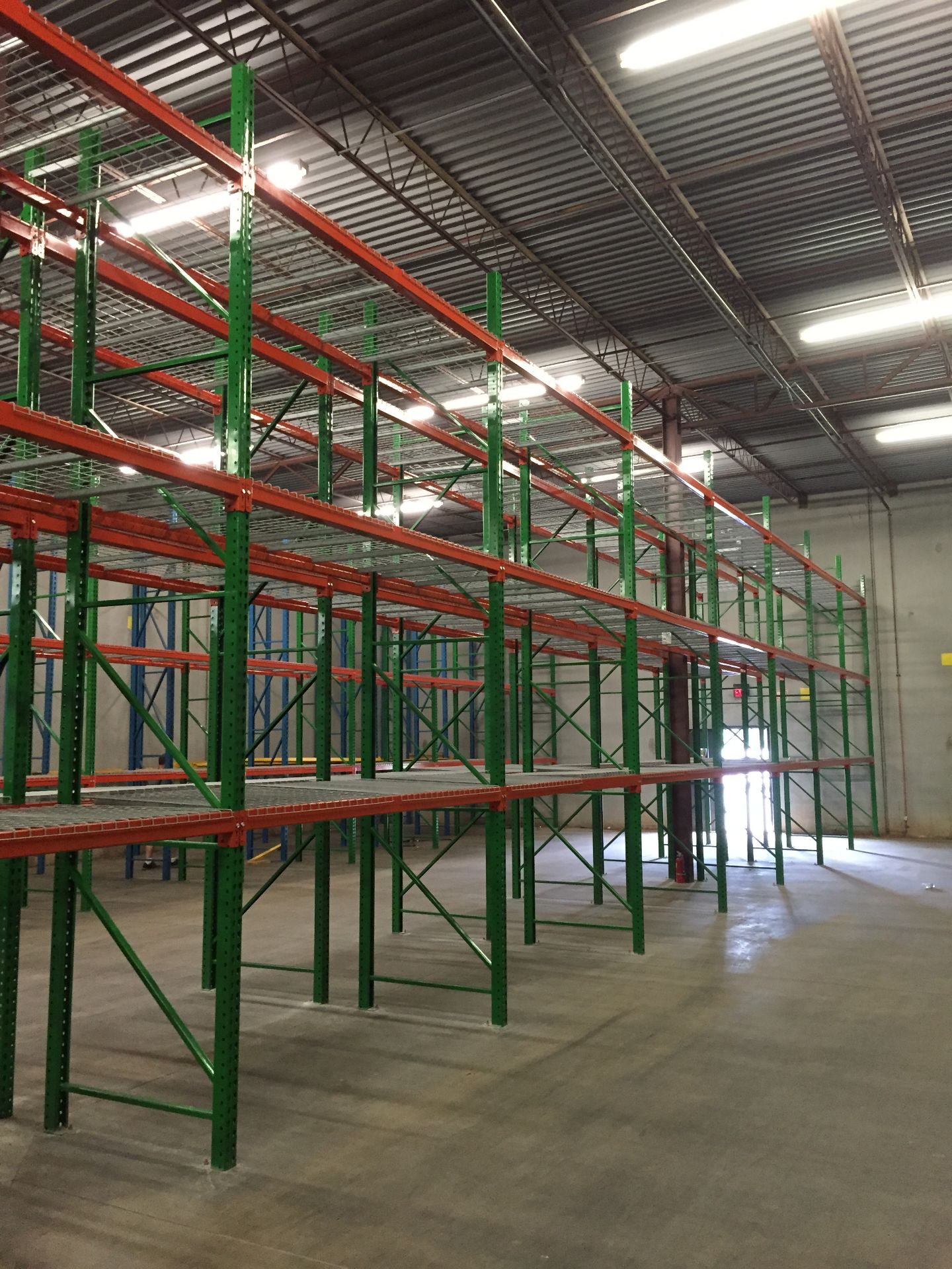 10 SECTIONS OF TEARDROP STYLE PALLET RACK, LIKE NEW, SIZE: 16'H x 42"D X 8'W - Image 4 of 5