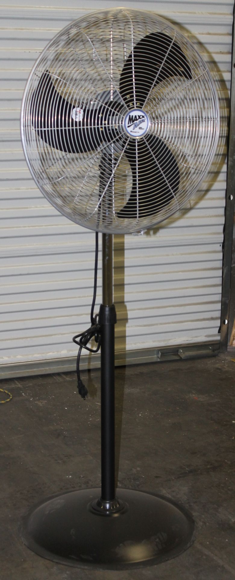 HIGH VELOCITY 22" OSCILLATING PEDESTAL FAN,  HEAVY DUTY 3-SPEED THERMALLY PROTECTED MOTOR,