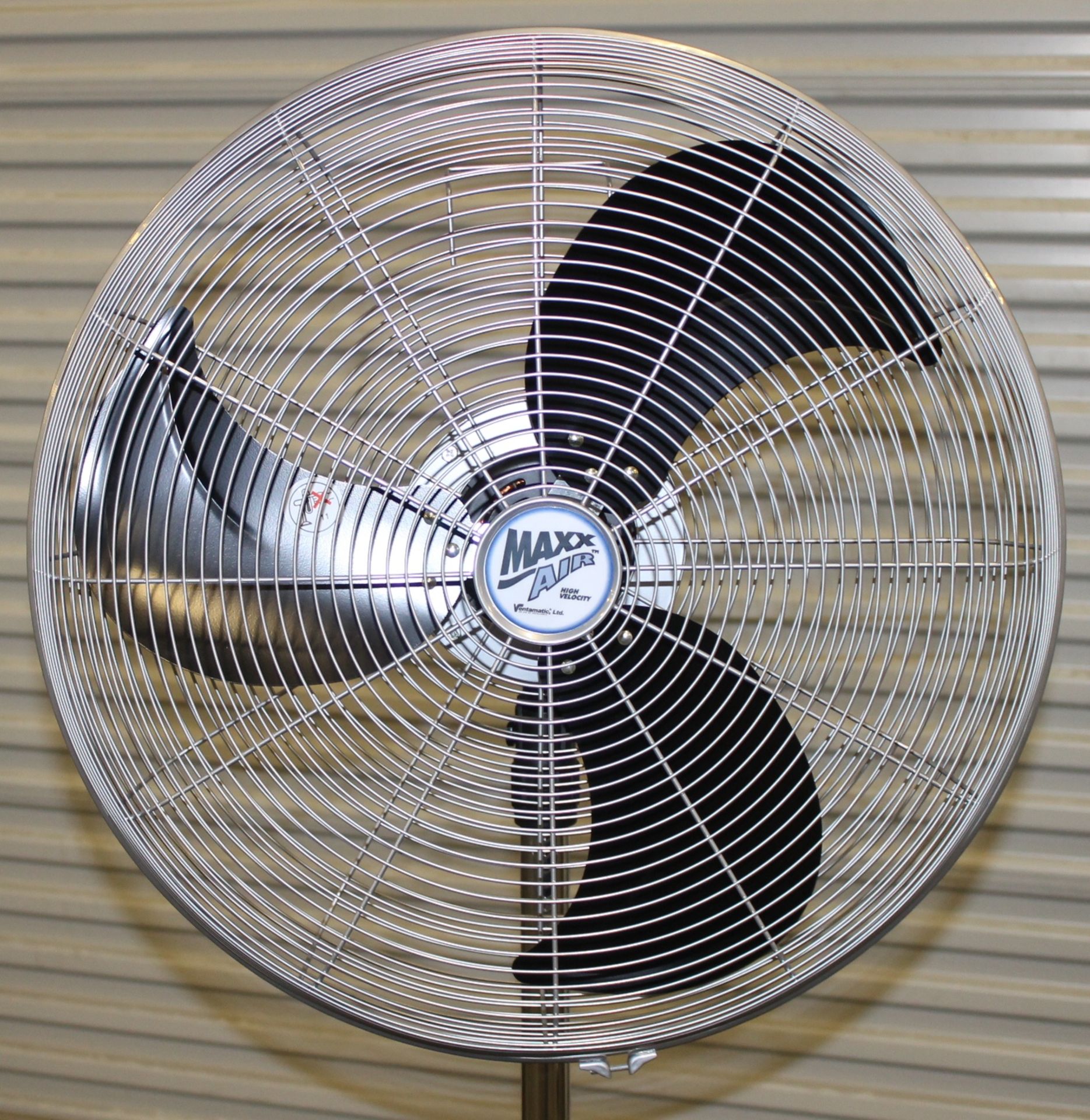 HIGH VELOCITY 22" OSCILLATING PEDESTAL FAN,  HEAVY DUTY 3-SPEED THERMALLY PROTECTED MOTOR, - Image 3 of 3