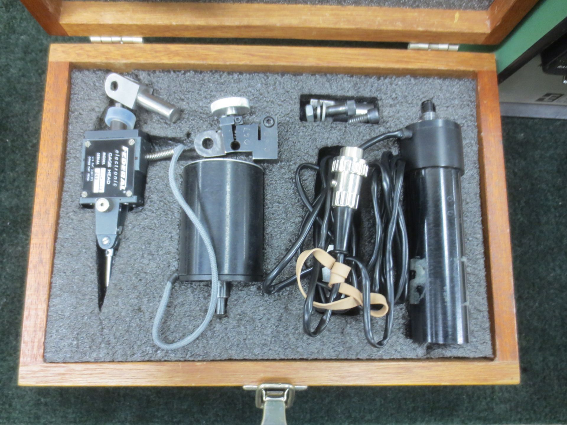 Federal Gage Head, Model: EHE-1083, With Electronic Indicator And Case - Image 2 of 2