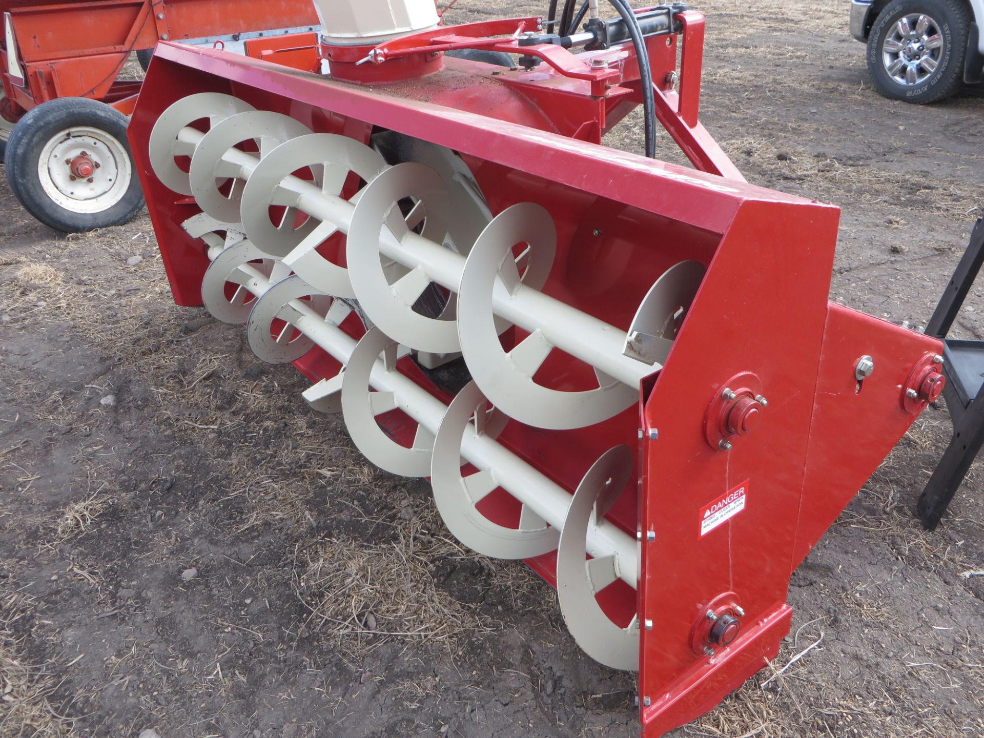 Farm King 960 blower like new - Image 2 of 2