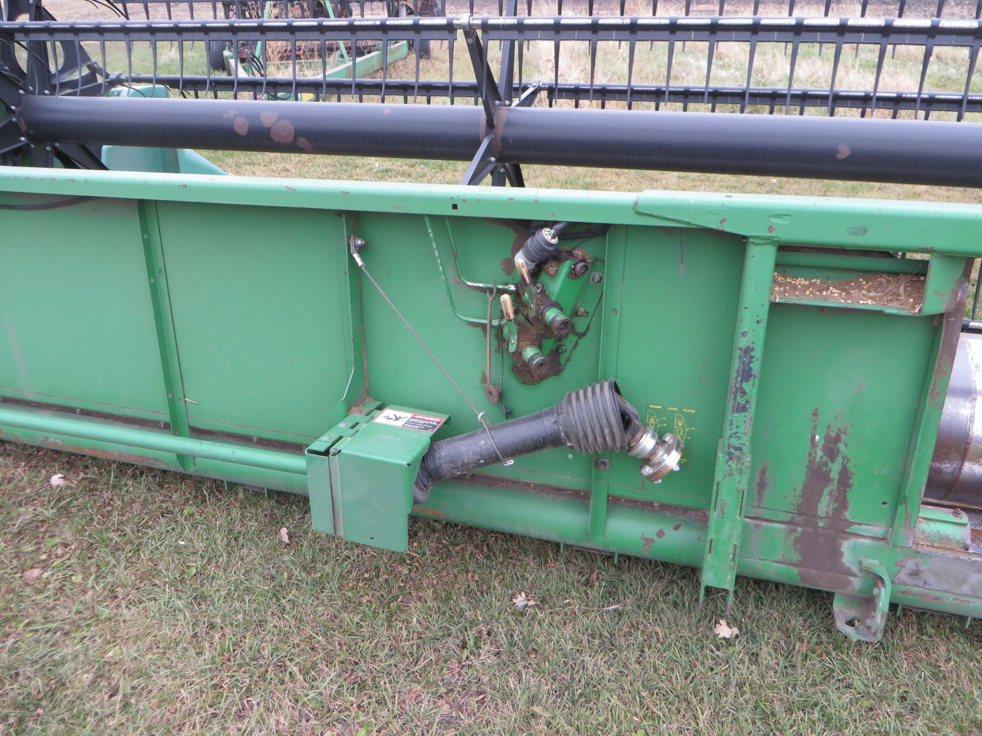 1995 John Deere  930 flex  head.300 acres on  new knife and poly