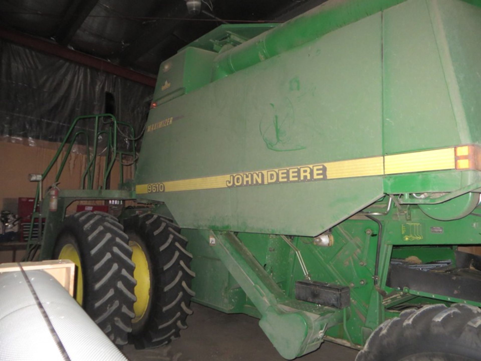 Maximizer, 914 pickup head, 300 bu, hopper topper, fine cut chopper, chaff spreader, sunny brook