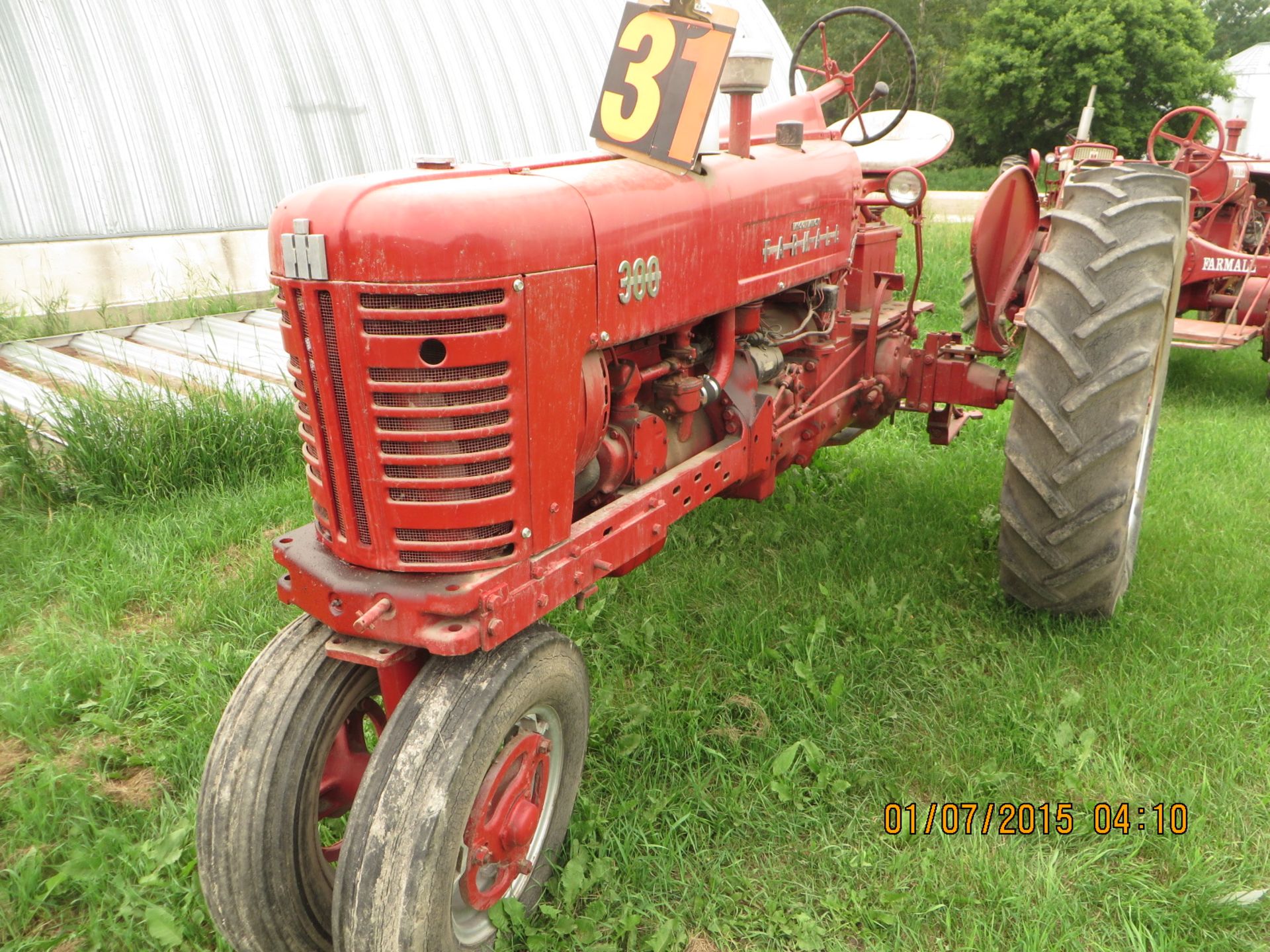 International Harvester 300 Gas SN# 25696SJ - Image 2 of 2