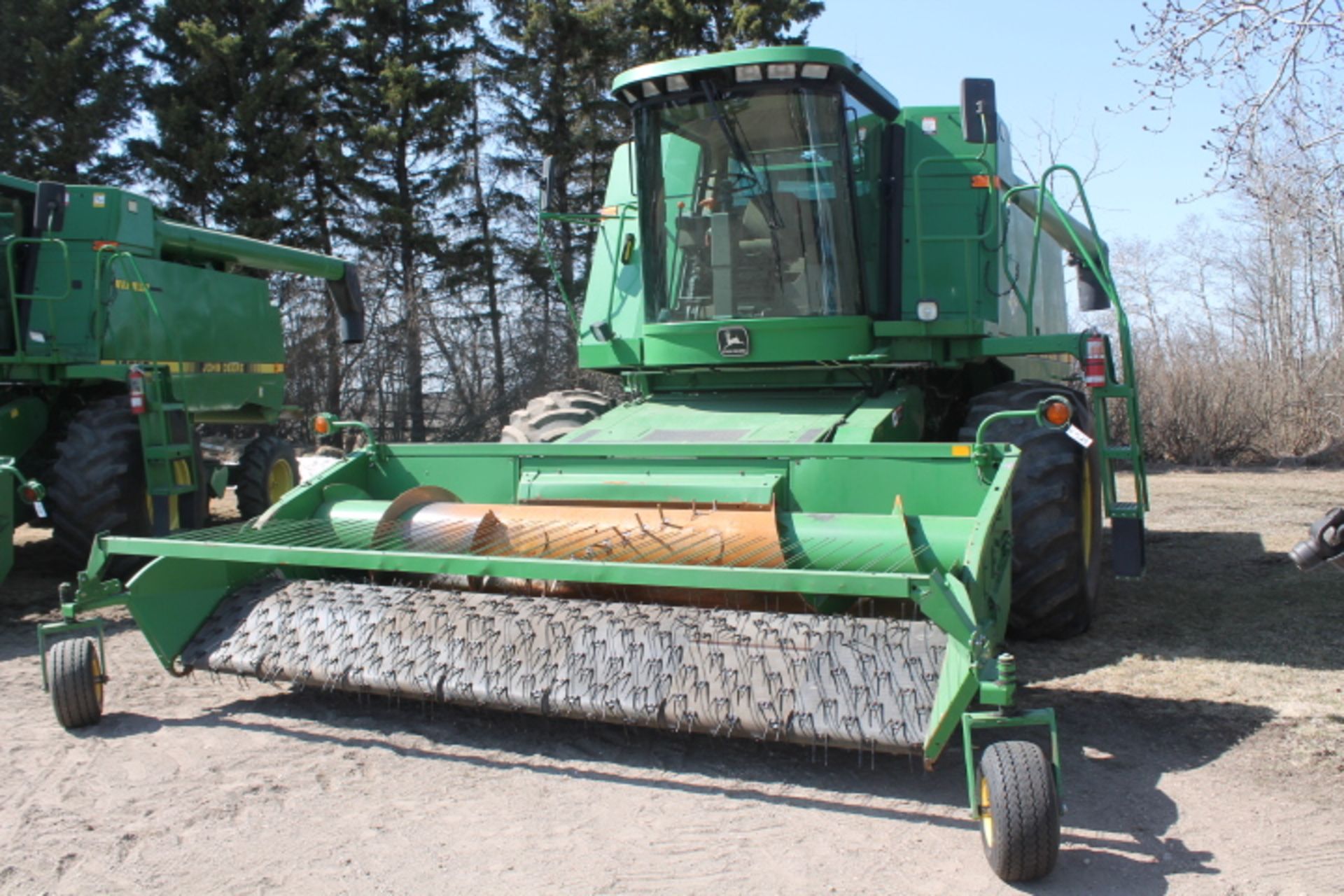 JD 7 belt PU, fine cut chopper, CS, long auger, new Redekop chopper 1 season ago, 3266 eng hrs,