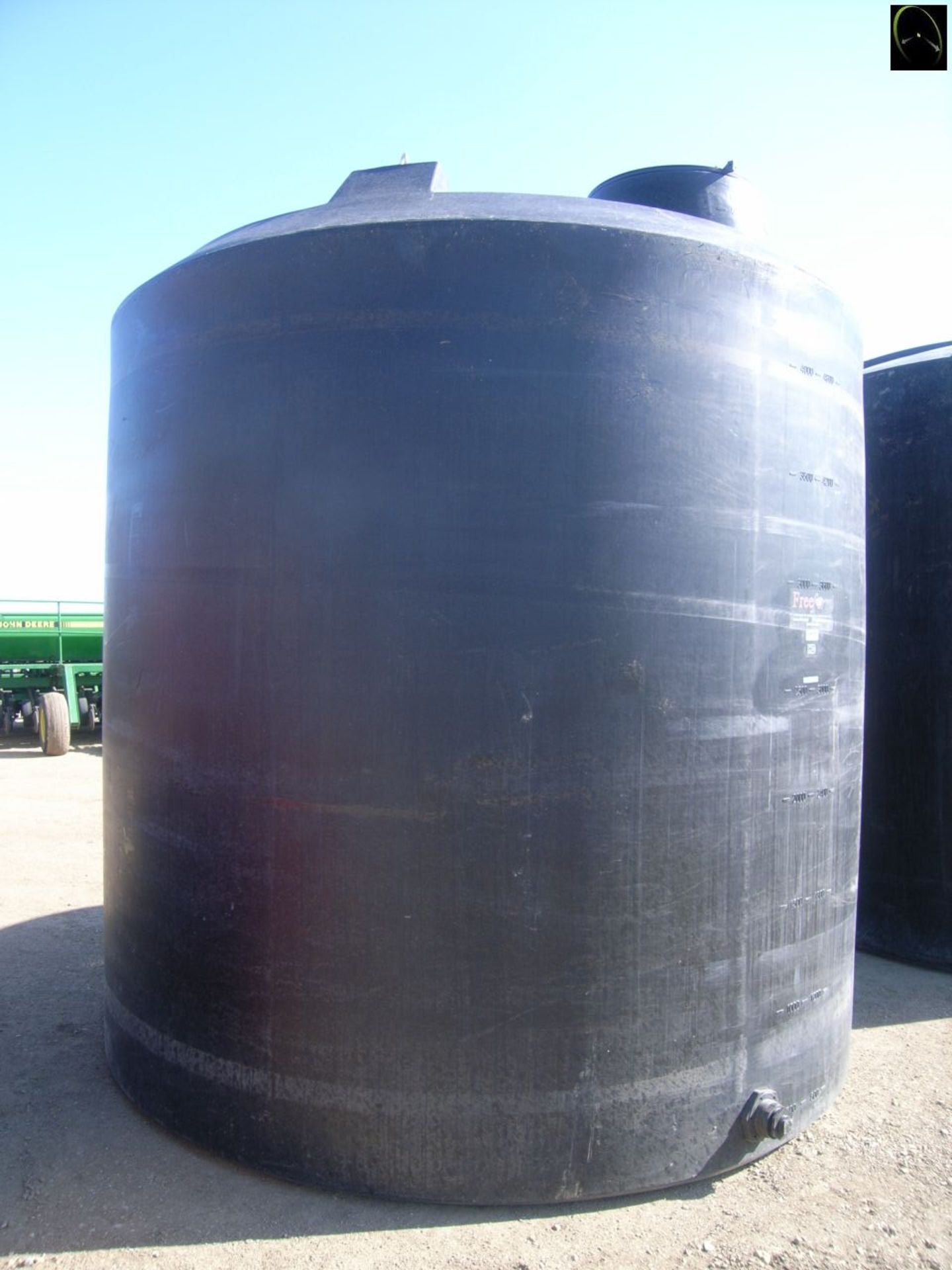 POLY TANK 5000 GAL