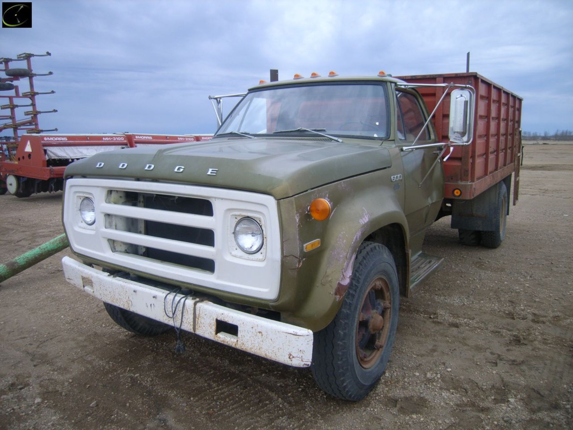 5 Spd, 2 spd. axle, 15 Ft. steel box & Hoist. ODO reads 26312, S/N DG1FG4J022427 "NO BRAKES" - Image 2 of 7