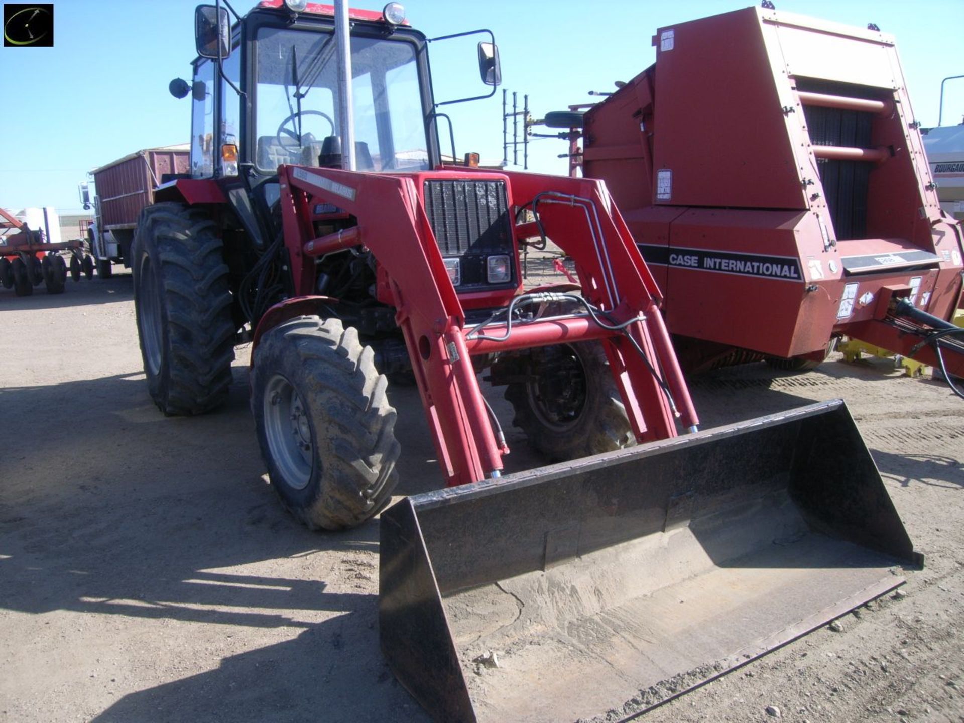 2006 BELARUS 6400 TRACTOR, 656 FEL