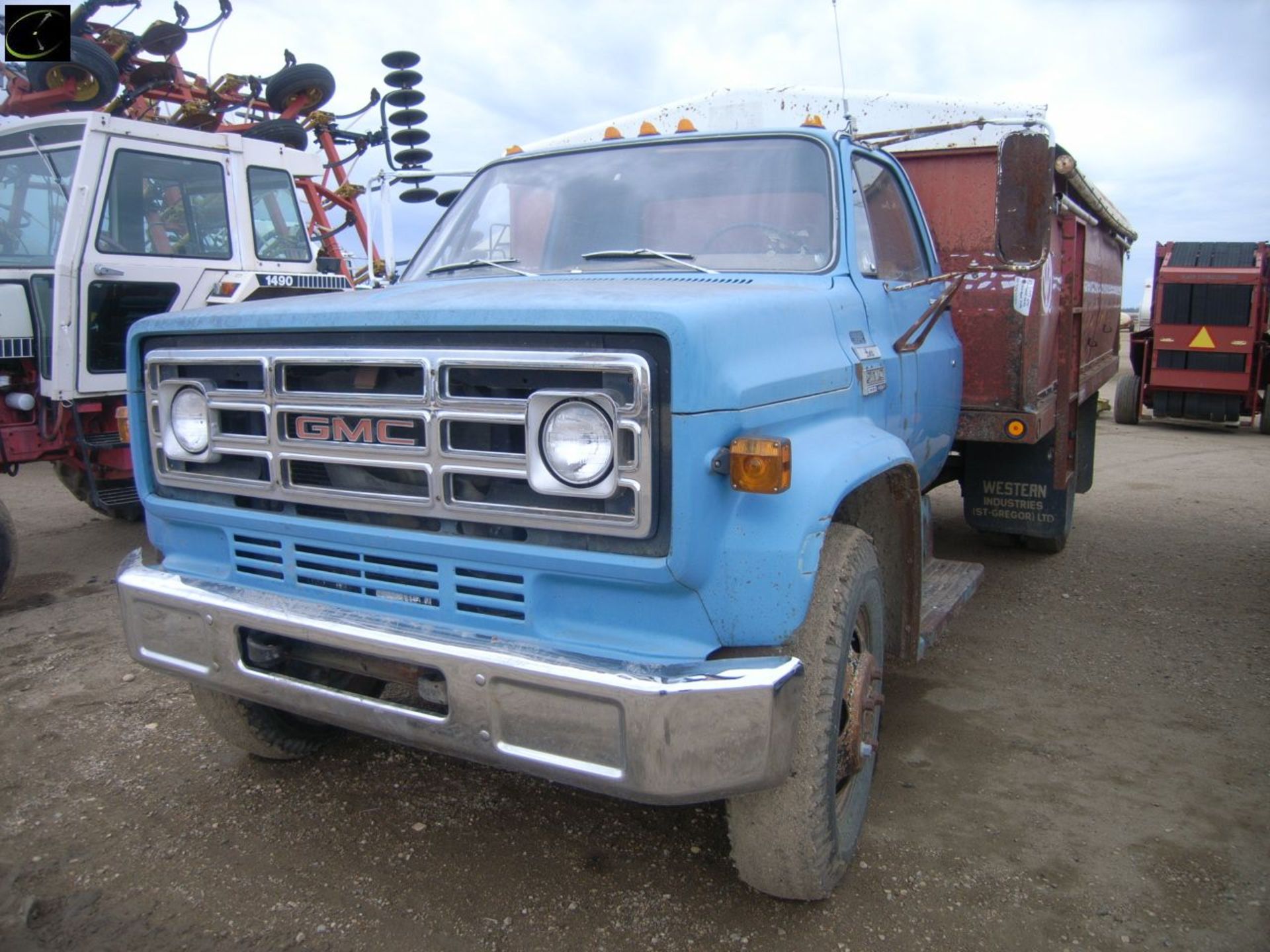 w/ 350 GMC eng., std. 4 spd. trans. c/w tarp, registered in saskatchewan, 2nd owner, SHOWING APPROX. - Image 2 of 6