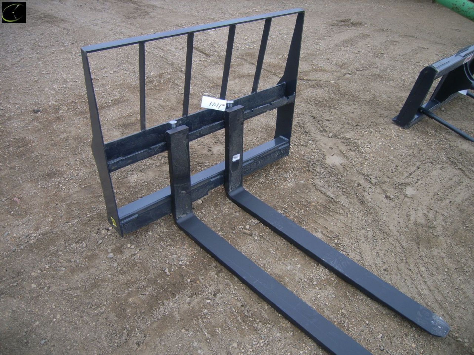 UNUSED STOUT FULL BACK PALLET FORKS 48"