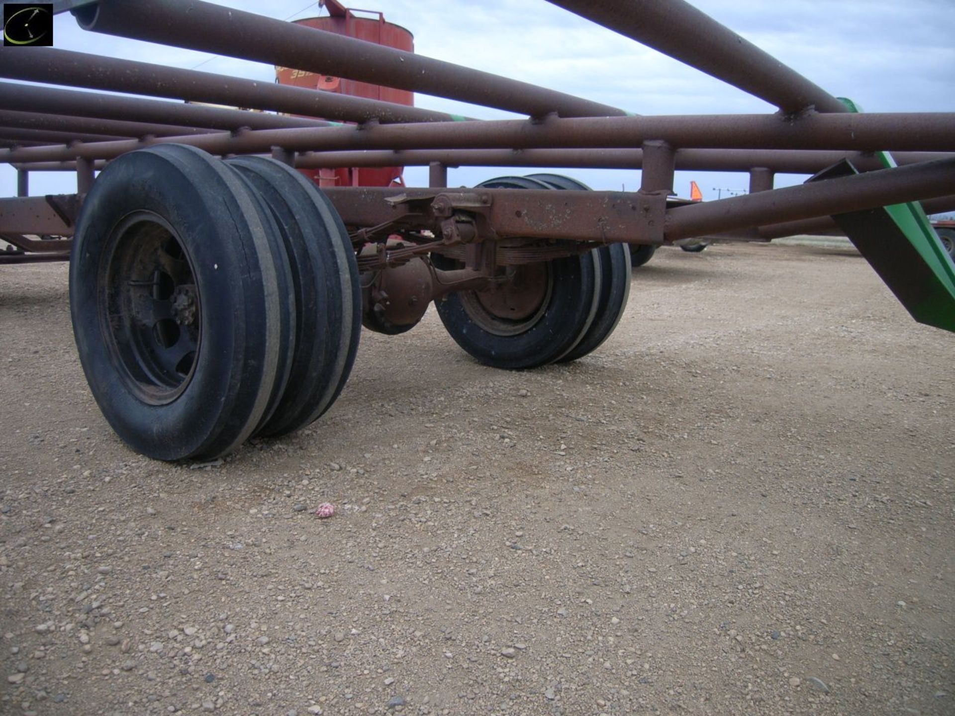 BALE WAGGON - SHOPBUILT 10' X 25' - Image 4 of 4