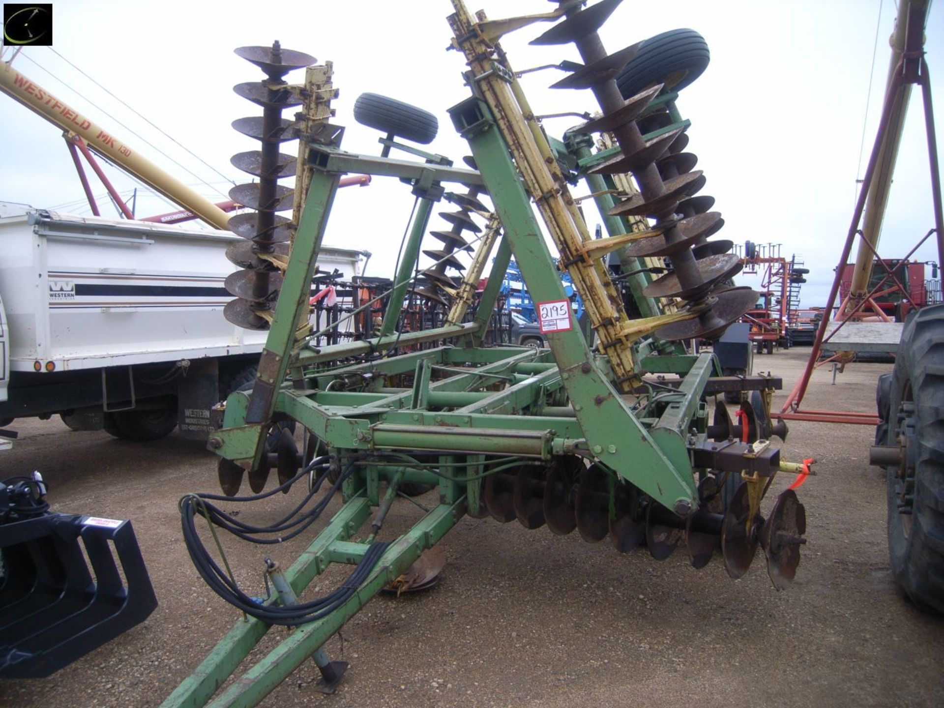 JD 330 TANDEM DISK, APPROX 30FT, SMOOTH BLADES FRONT & REAR