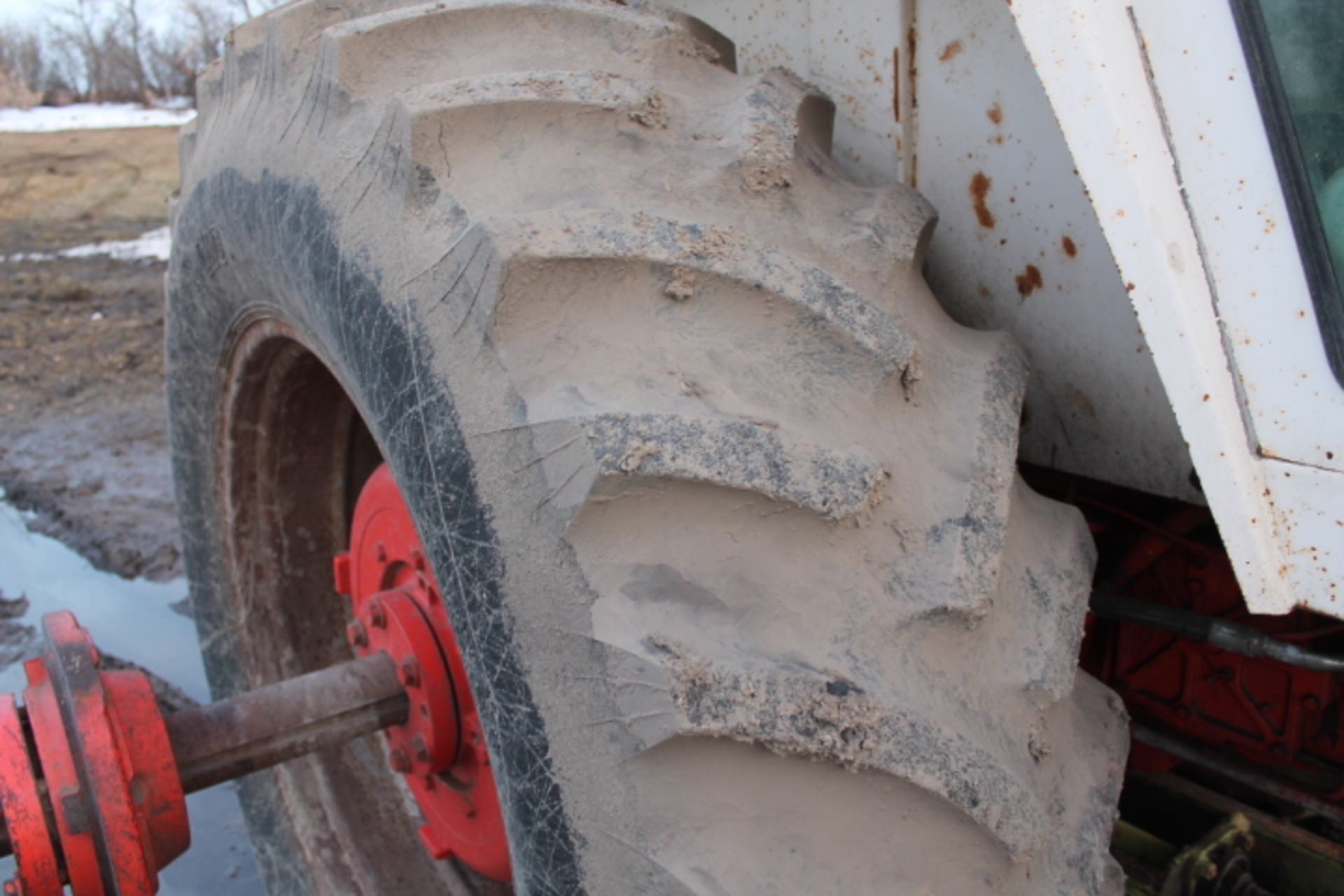 1978 Case 1570, 2 hyds, PTO, 20.8x38 good tires, PS trans.,  showing 6569hrs, SN 8819944 NOTE - Image 5 of 10