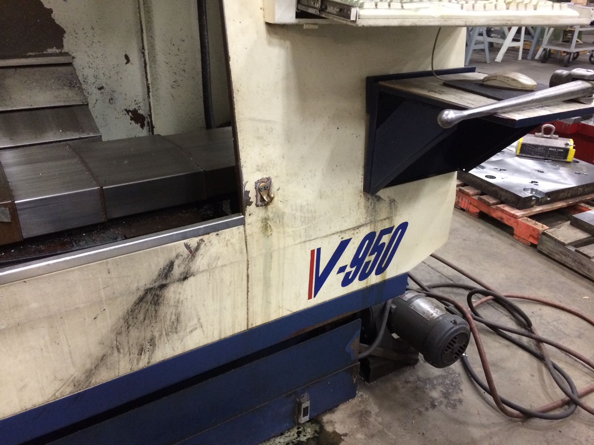 2000 Viper V-950 Vertical Machining Center - Image 5 of 10