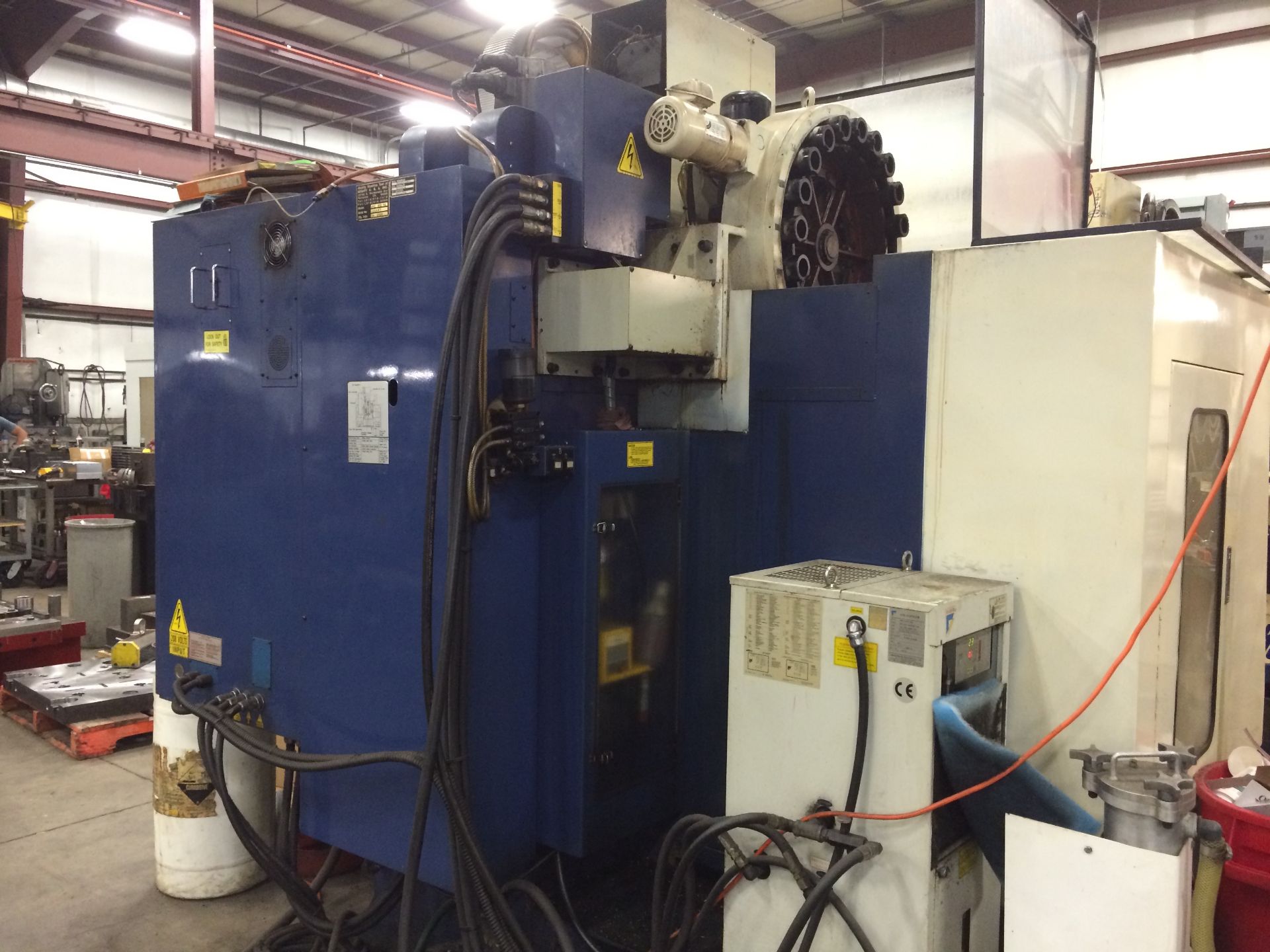 2000 Viper V-950 Vertical Machining Center - Image 9 of 10