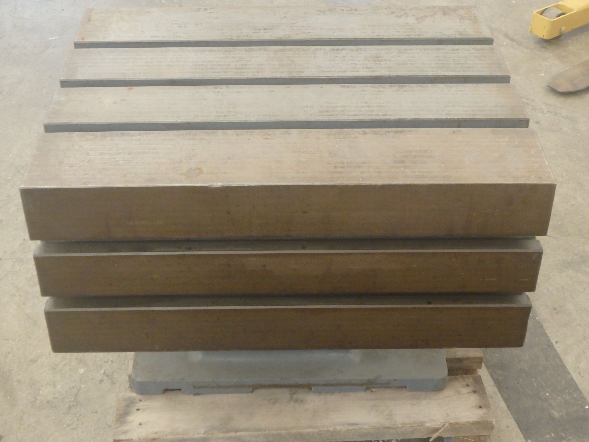 28"x22"x21" Tilting Box Table - Image 5 of 6