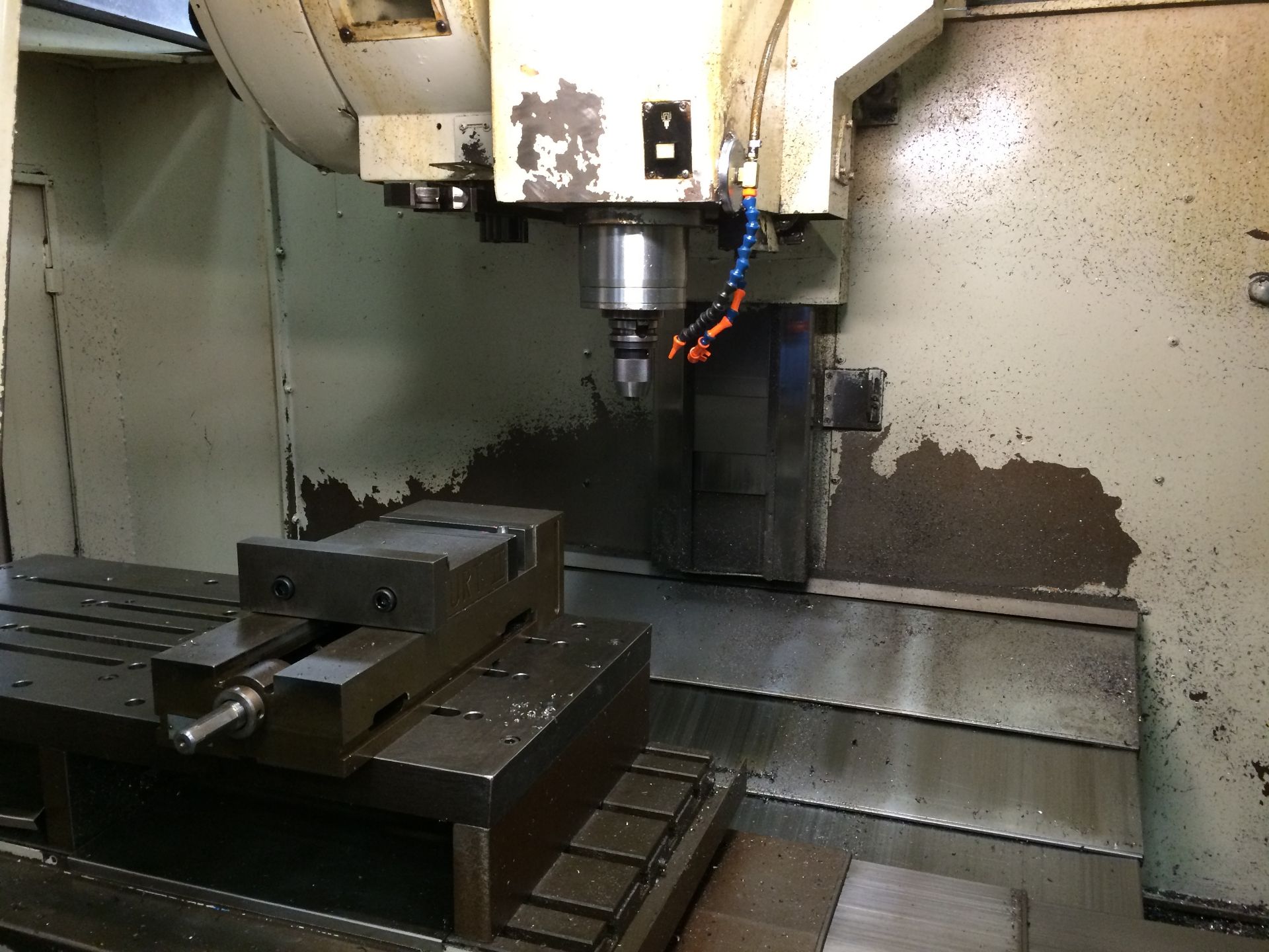 2000 Viper V-950 Vertical Machining Center - Image 6 of 10