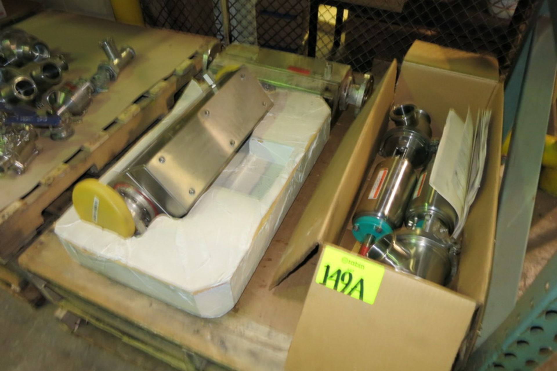 [Lot] Flow meters and throttle valves: (2) M-Point Endress Hauser Inc. flow meters model FCO1655-